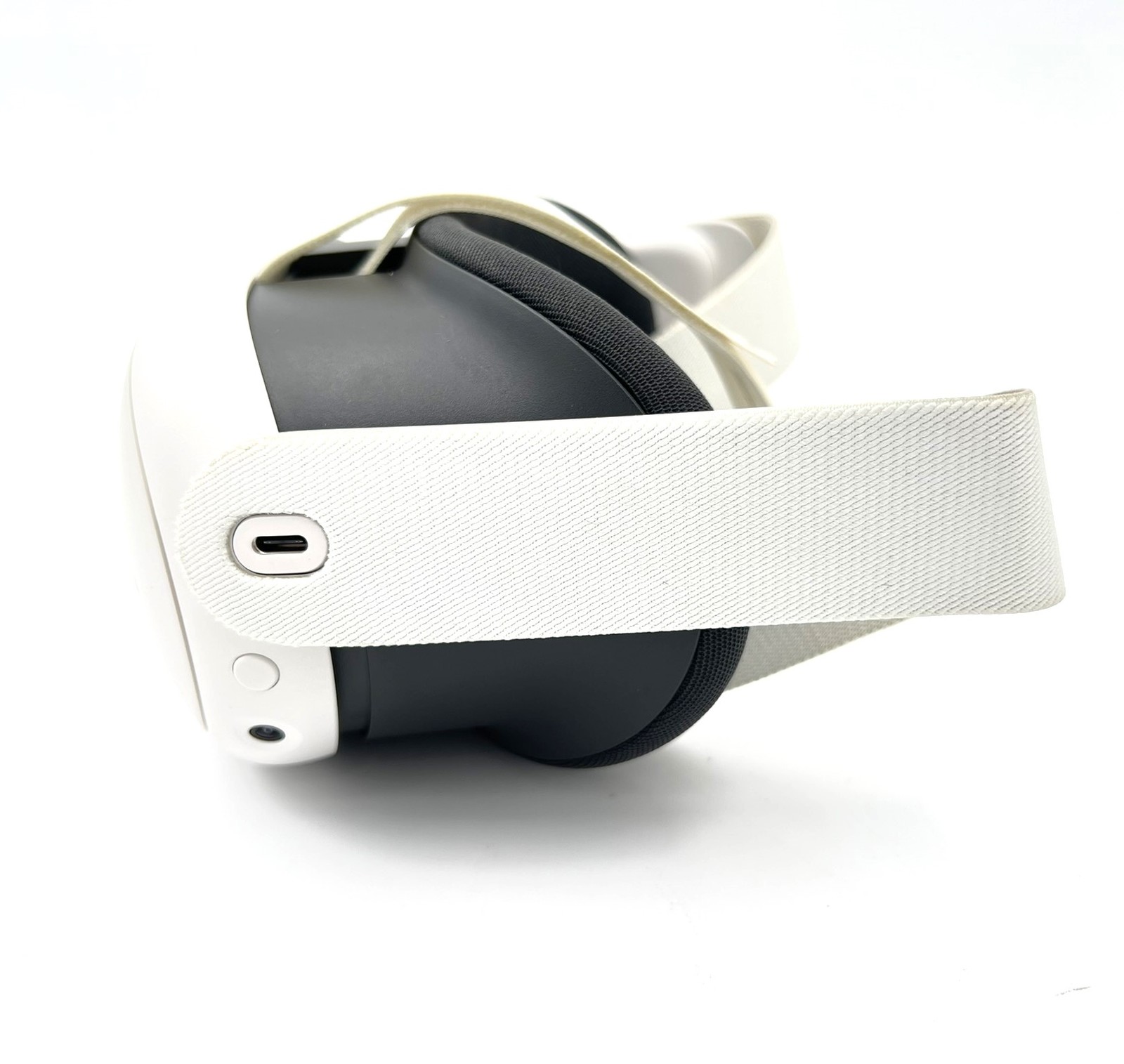 Meta Quest 3 Breakthrough Mixed Reality – 512GB – White – (899-00652-01)