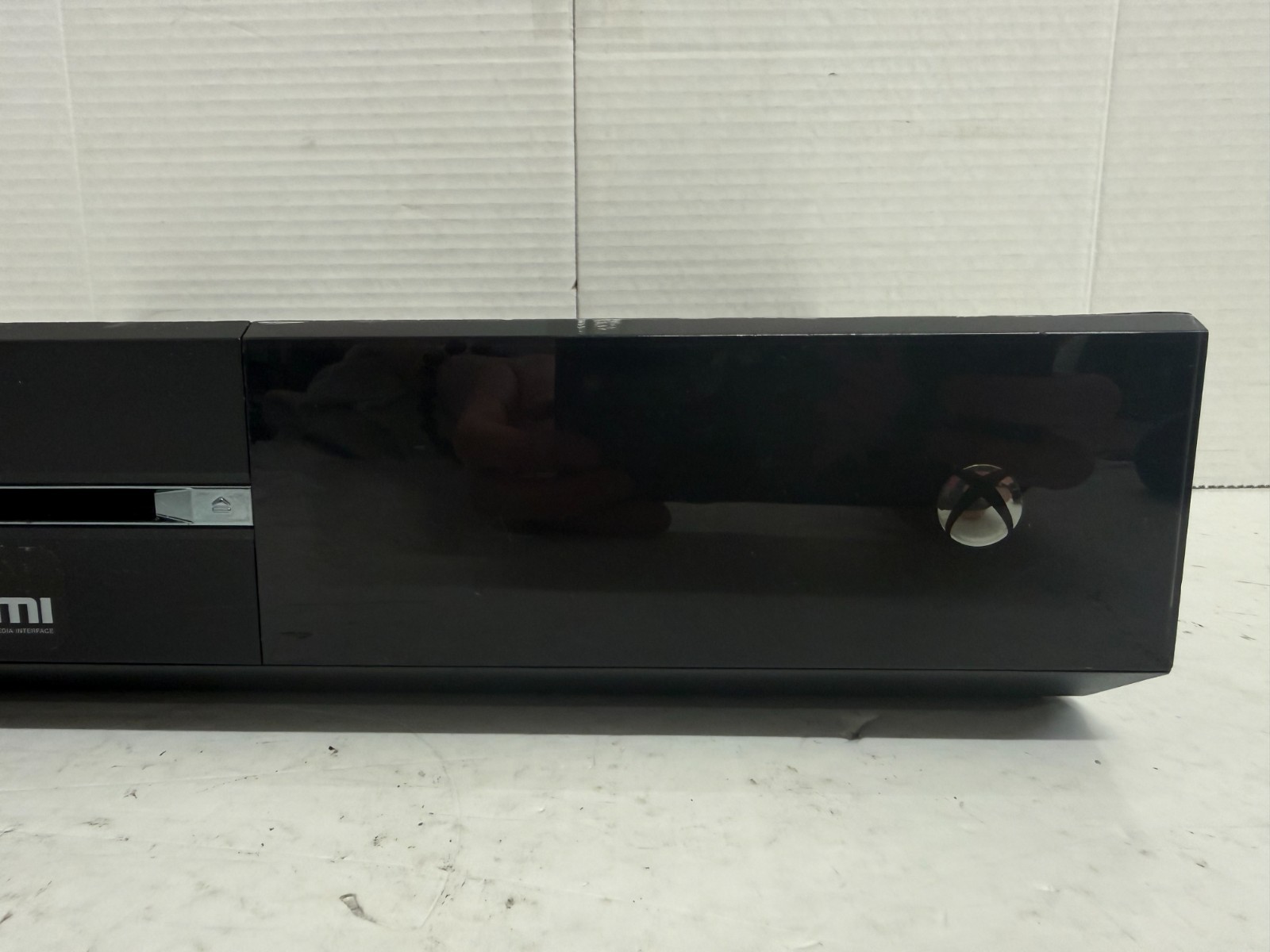 Microsoft Xbox One 500GB Console + Controller Only – Sync Button Broken – #XB3