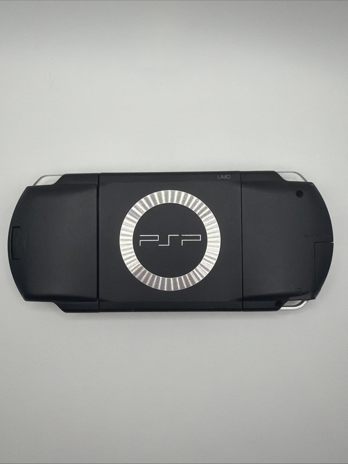 SONY PSP 1001 BLACK BUNDLE *TESTED* 2 OF THE 1GB STICK, 6 GAMES, + CARRY CASE
