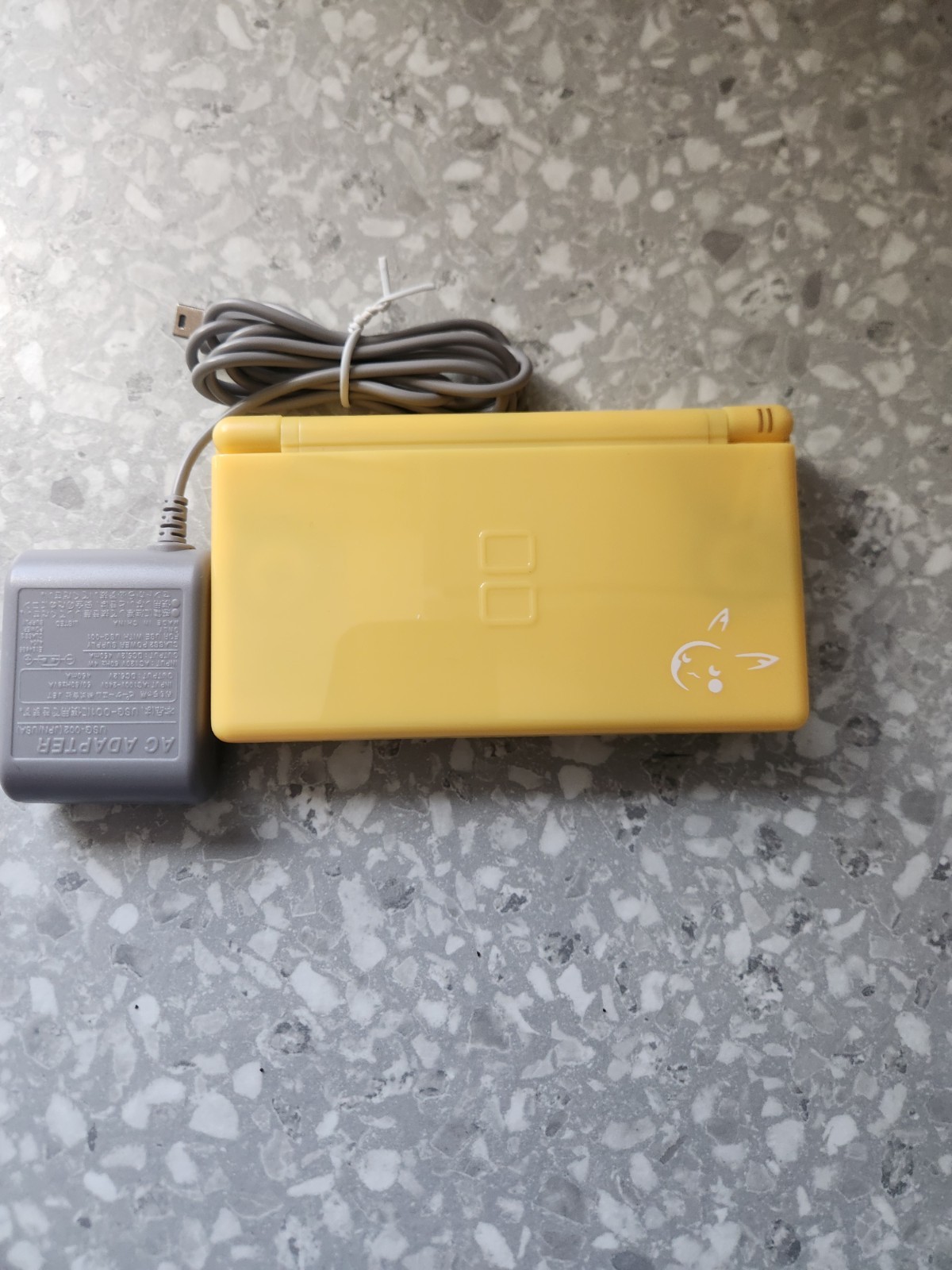 Nintendo DS Lite Pokémon Edition 4MB Yellow Handheld System