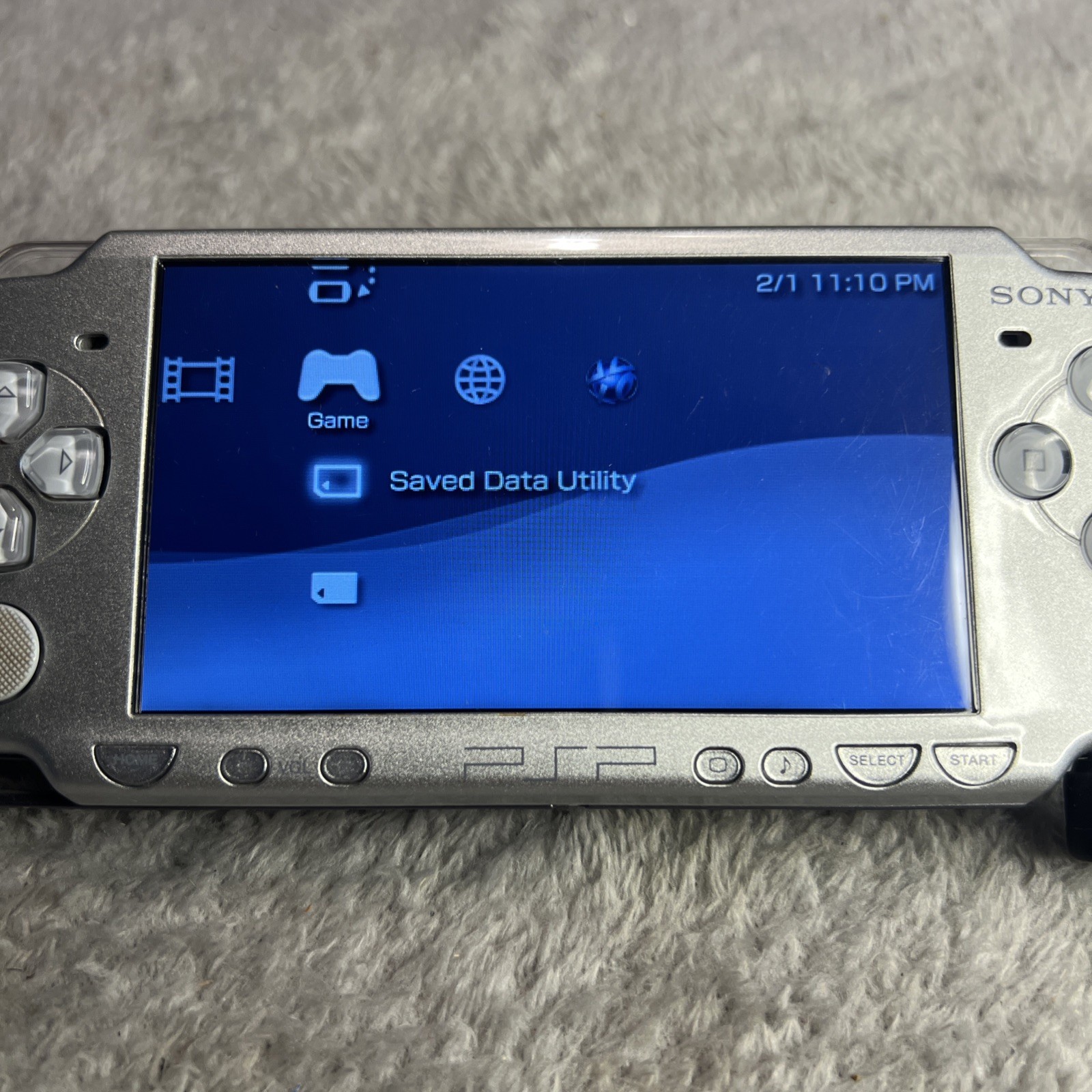 Sony PSP 2001 Portable Mystic Silver Handheld System – Charger Included. No Batt