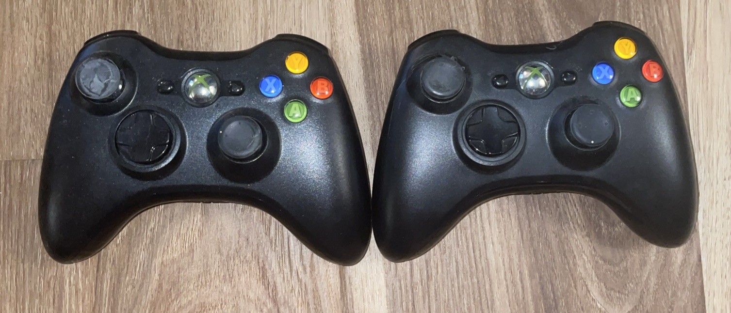 Xbox 360 Slim 250GB Bundle – Kinect Controller & 2 Controllers