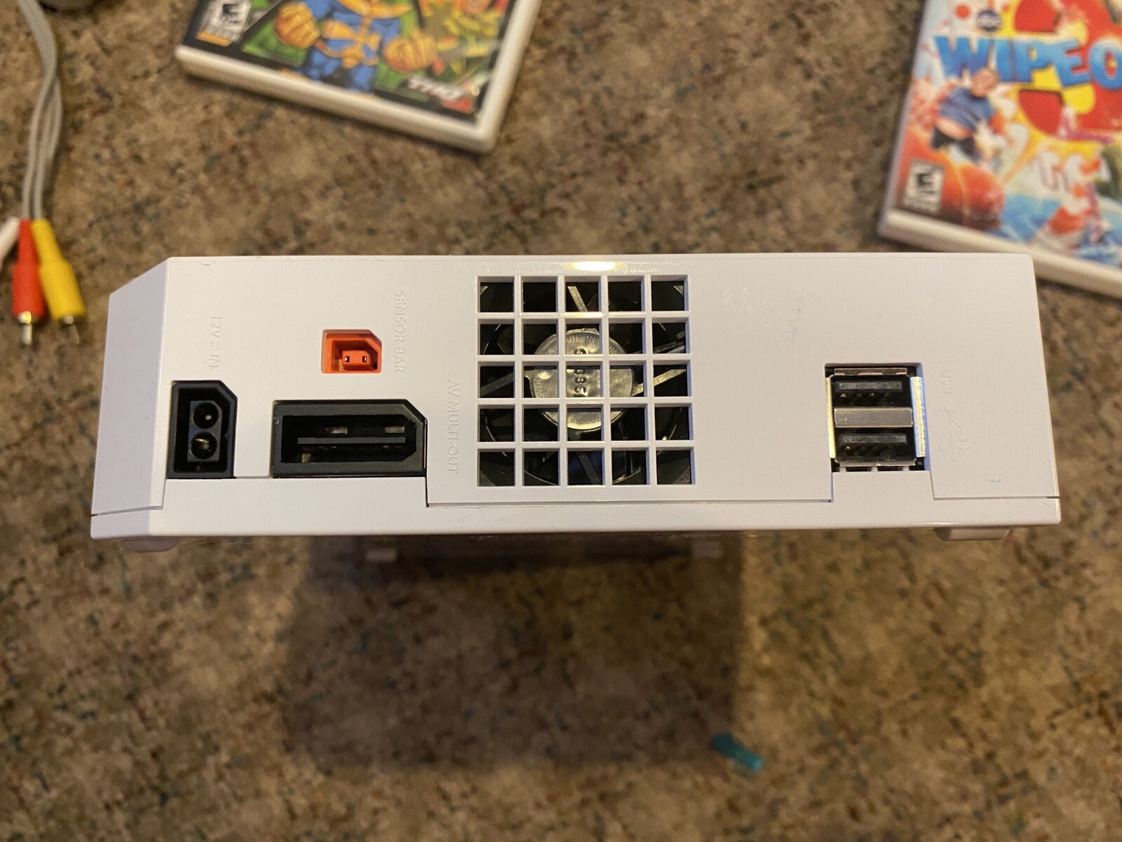 Nintendo Wii RVL-001 512 MB Home Console – White With Games And Cables