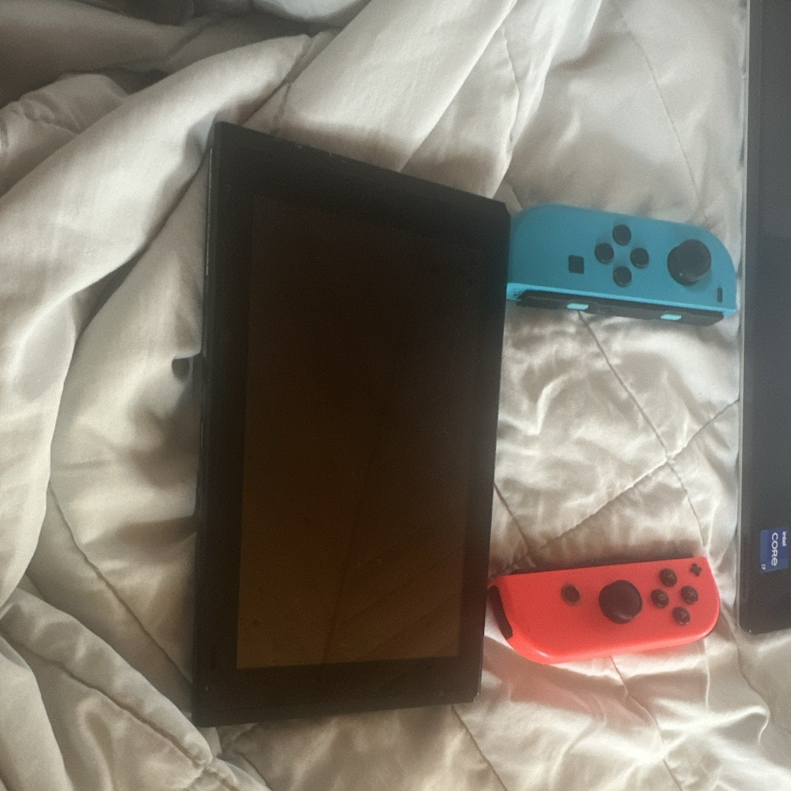 Nintendo Switch Console Neon Red/Blue Joy-Con 32GB Touchscreen 720p USB-C