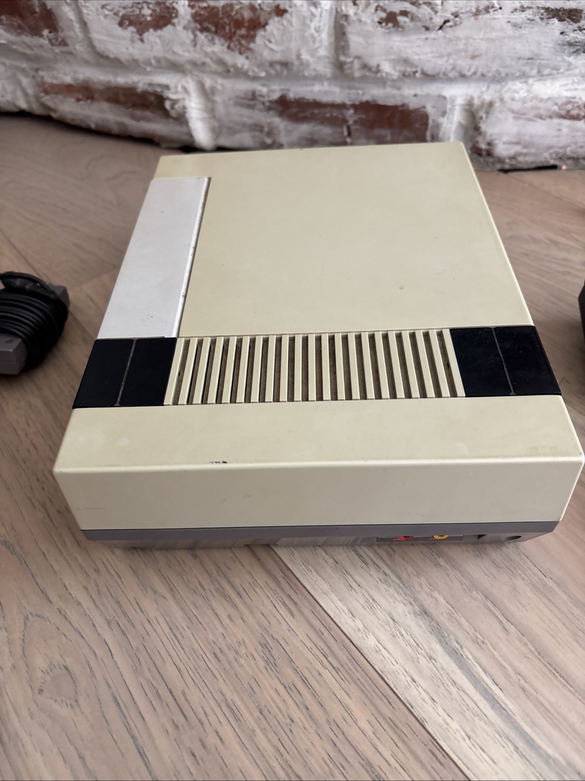 NINTENDO NES Original Console w/ 2 Games, 1 OEM Controller, Cords, WORKS