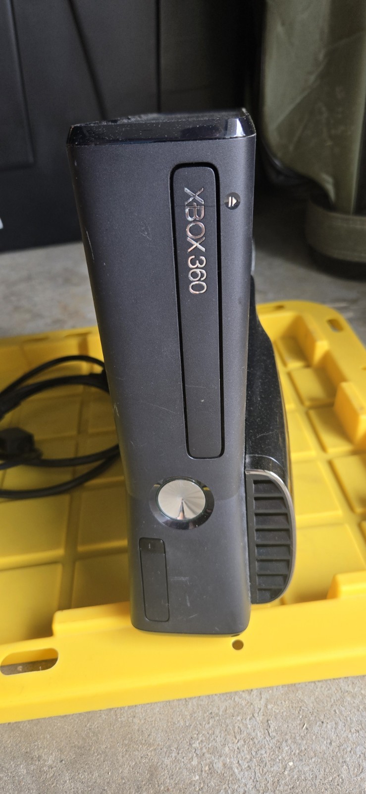 Microsoft Xbox 360 S 4GB Black Console HDMI Wi-Fi NTSC-U/C w/ Power Supply