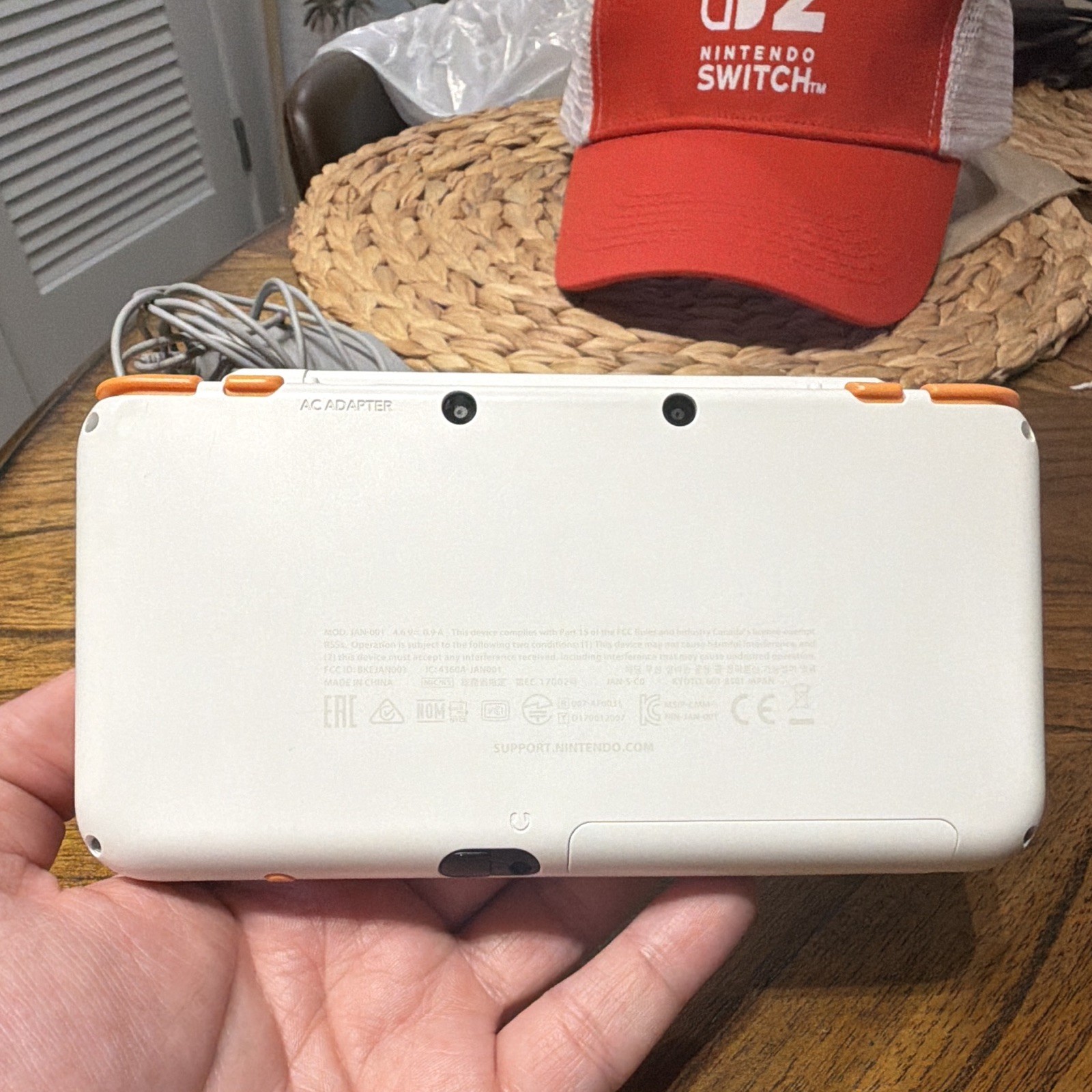 Nintendo 2DS XL White/Orange – Region Free w/ Charger +128GB Micro SD – Tested