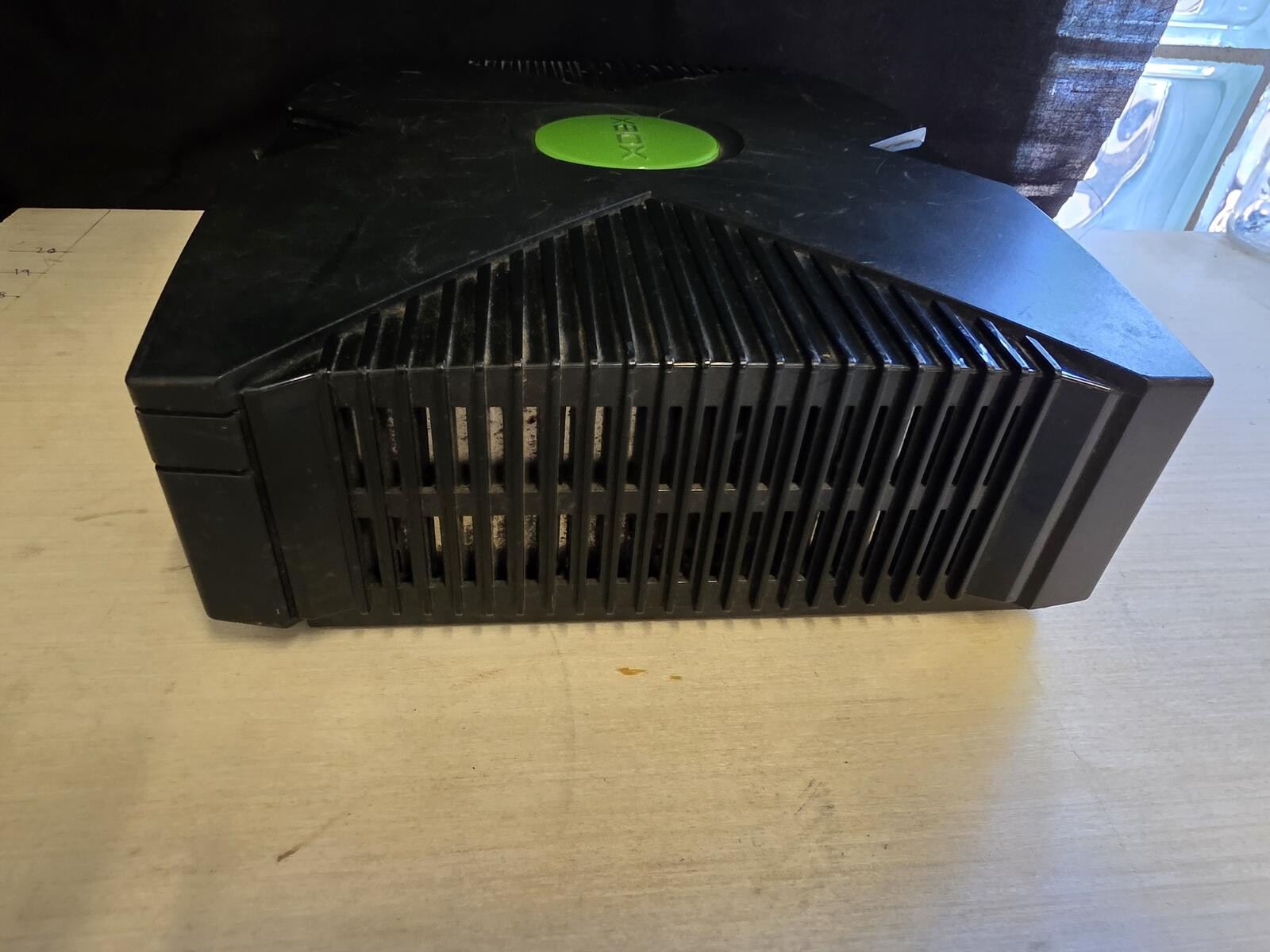 Microsoft Xbox Console with 1 controller and NCAA Football 2007 & DVD playback