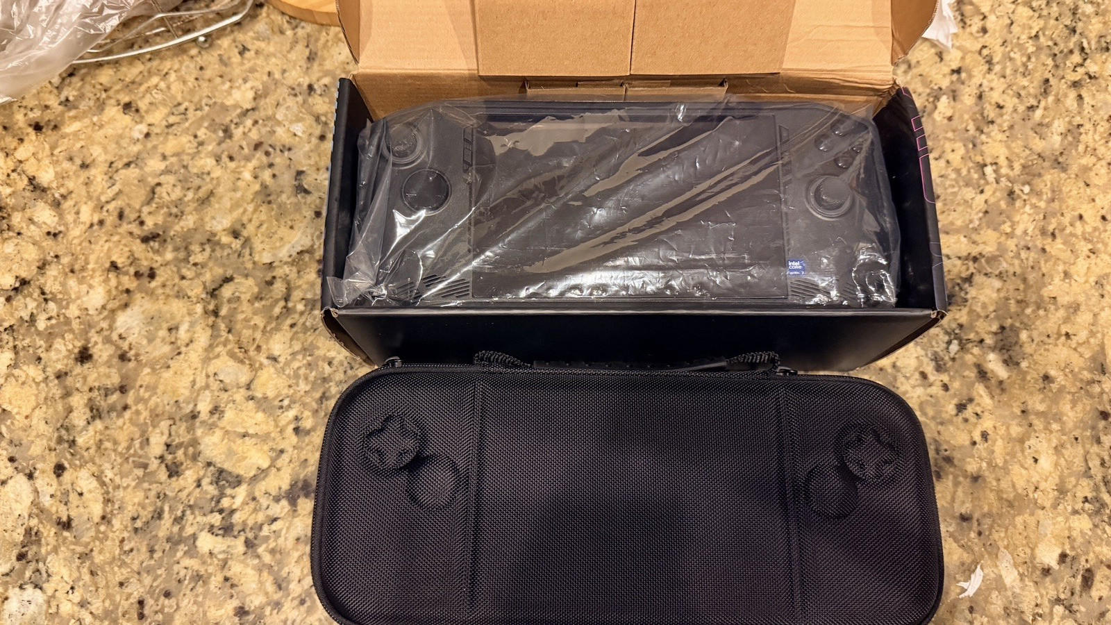 MSI Claw A1M Intel Ultra 7 16gb ram 512GB, OEM accessories, grip, carry case