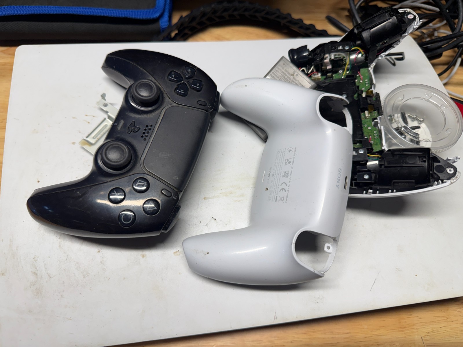 !!FOR PARTS ONLY!! White PS5 Digital, Non-Functional, Heavy Damage