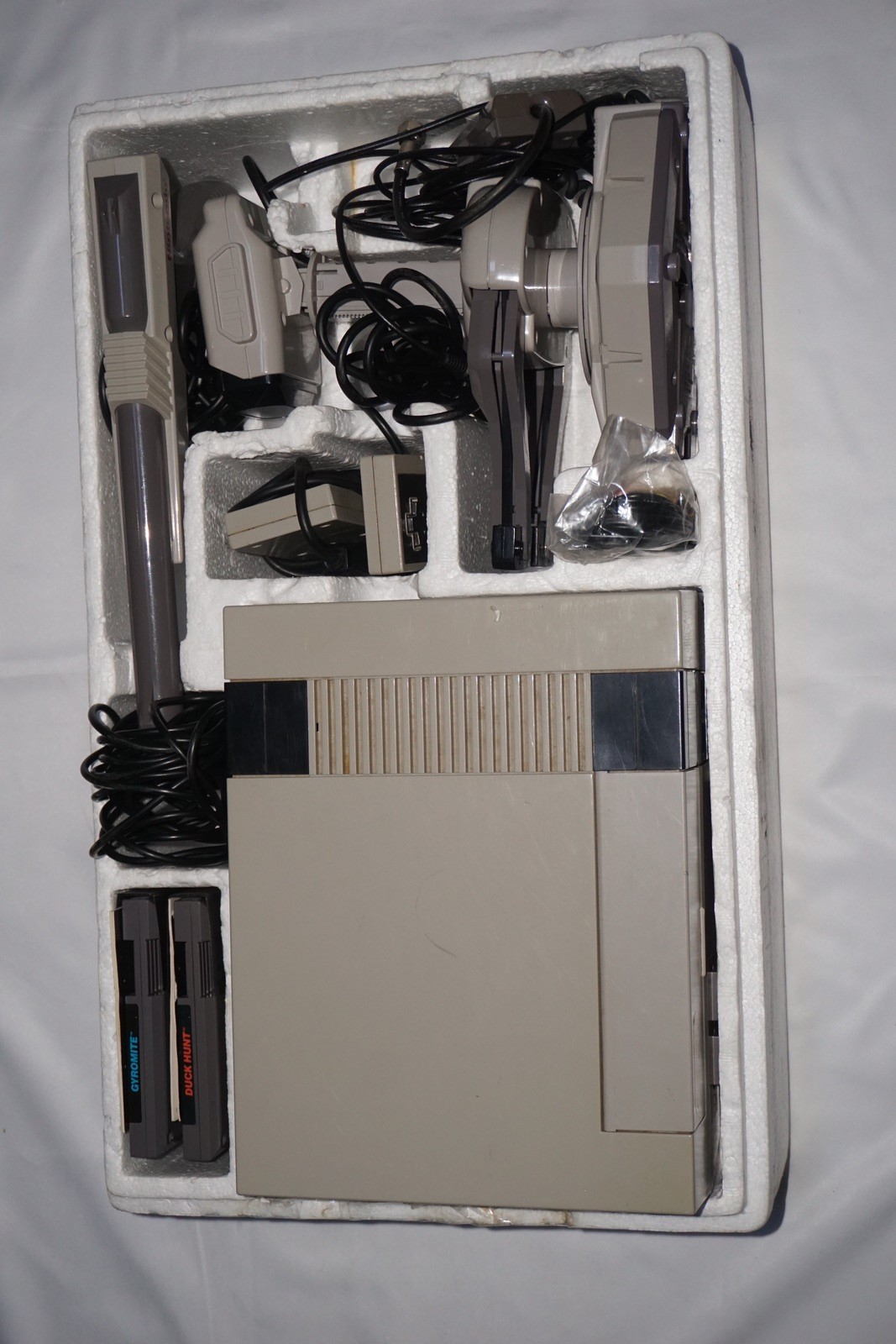 Nintendo NES Deluxe Set ROB Robot Console System Complete in Box CIB Tested