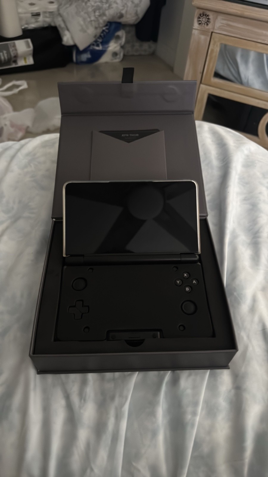 Ayn Thor Pro 12 + 256 GB with Included Accessories