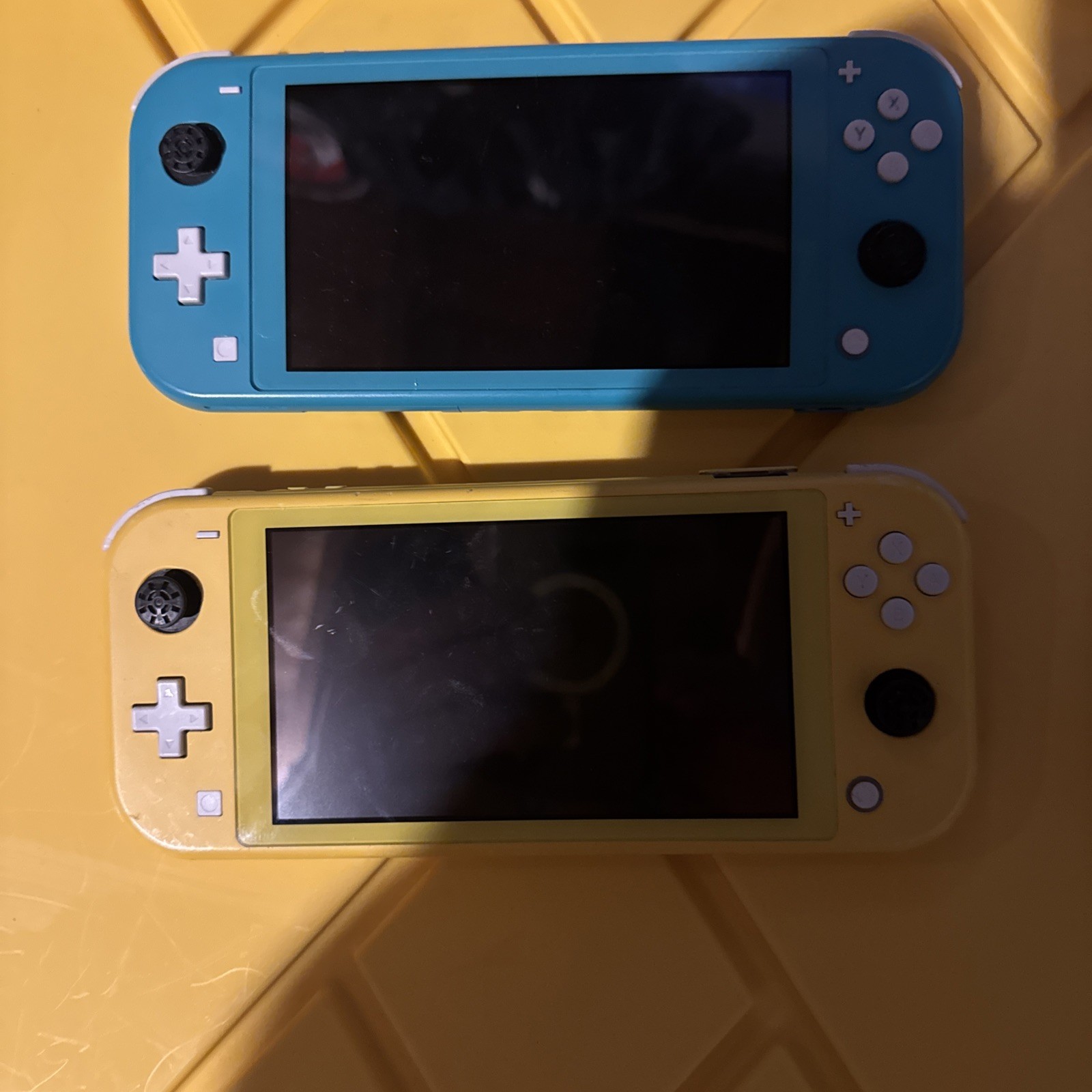 Nintendo Switch Lite Blue Screen Console – Yellow And Turquoise FOR PARTS System