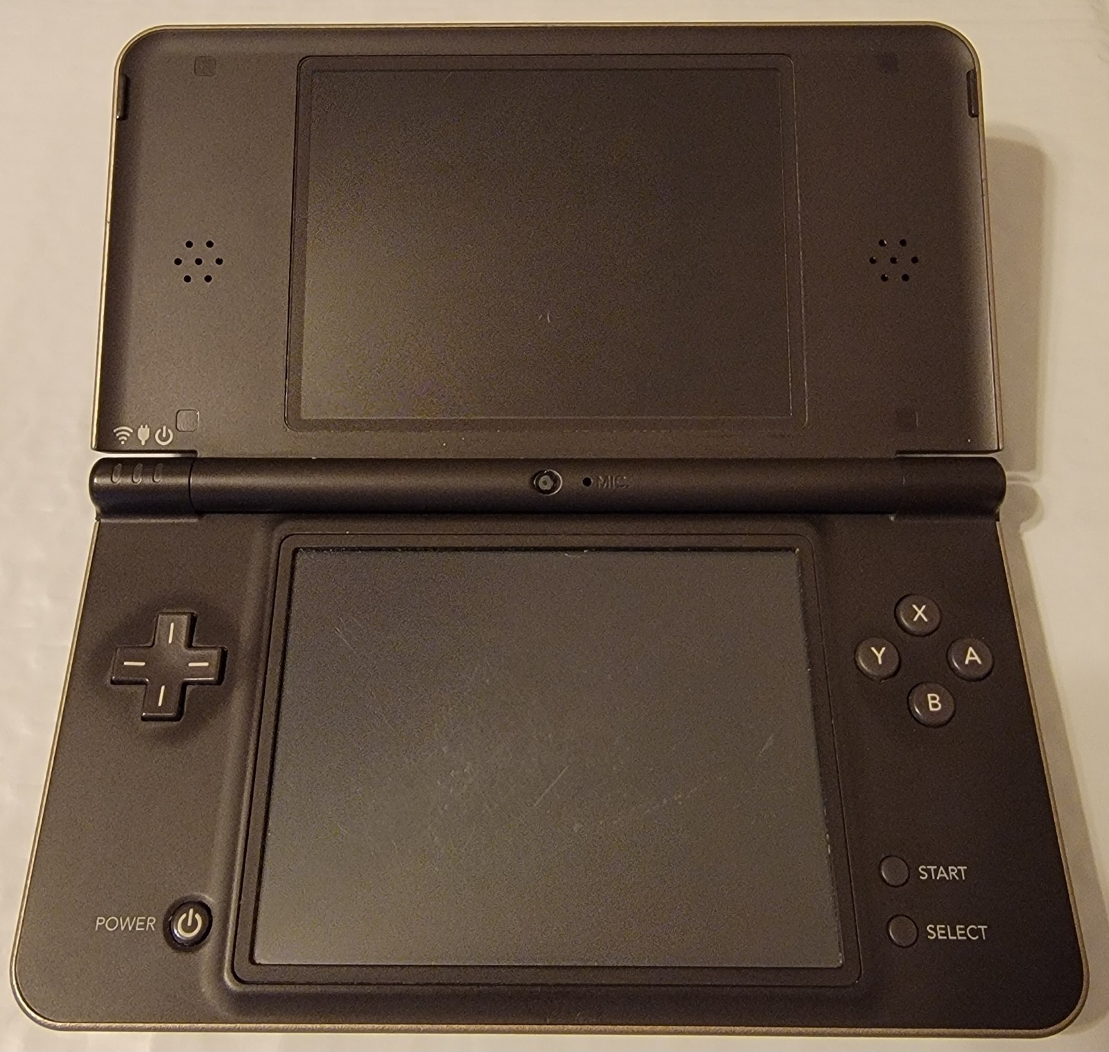 Nintendo DSi XL Bronze w/ Charger & 2 Games Mario 64 DS & New Super Mario Bros
