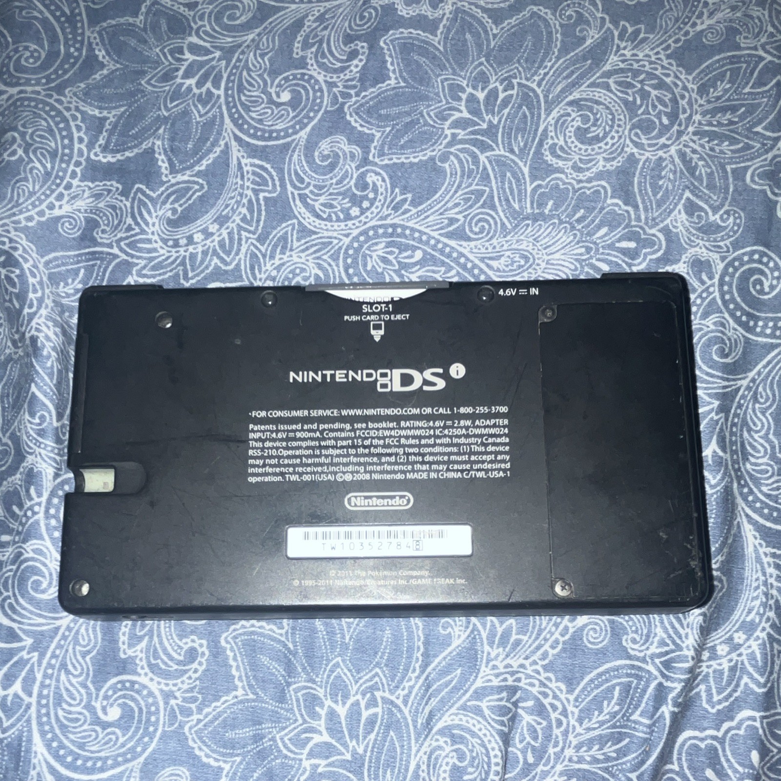 Nintendo DSi Pokémon Black Edition Handheld Console Black NTSC-U/C 256MB Camera