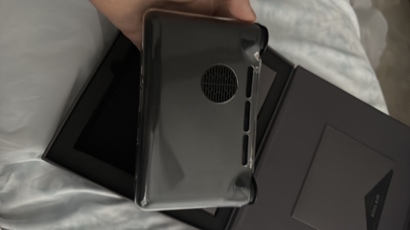 Ayn Thor Pro 12 + 256 GB with Included Accessories