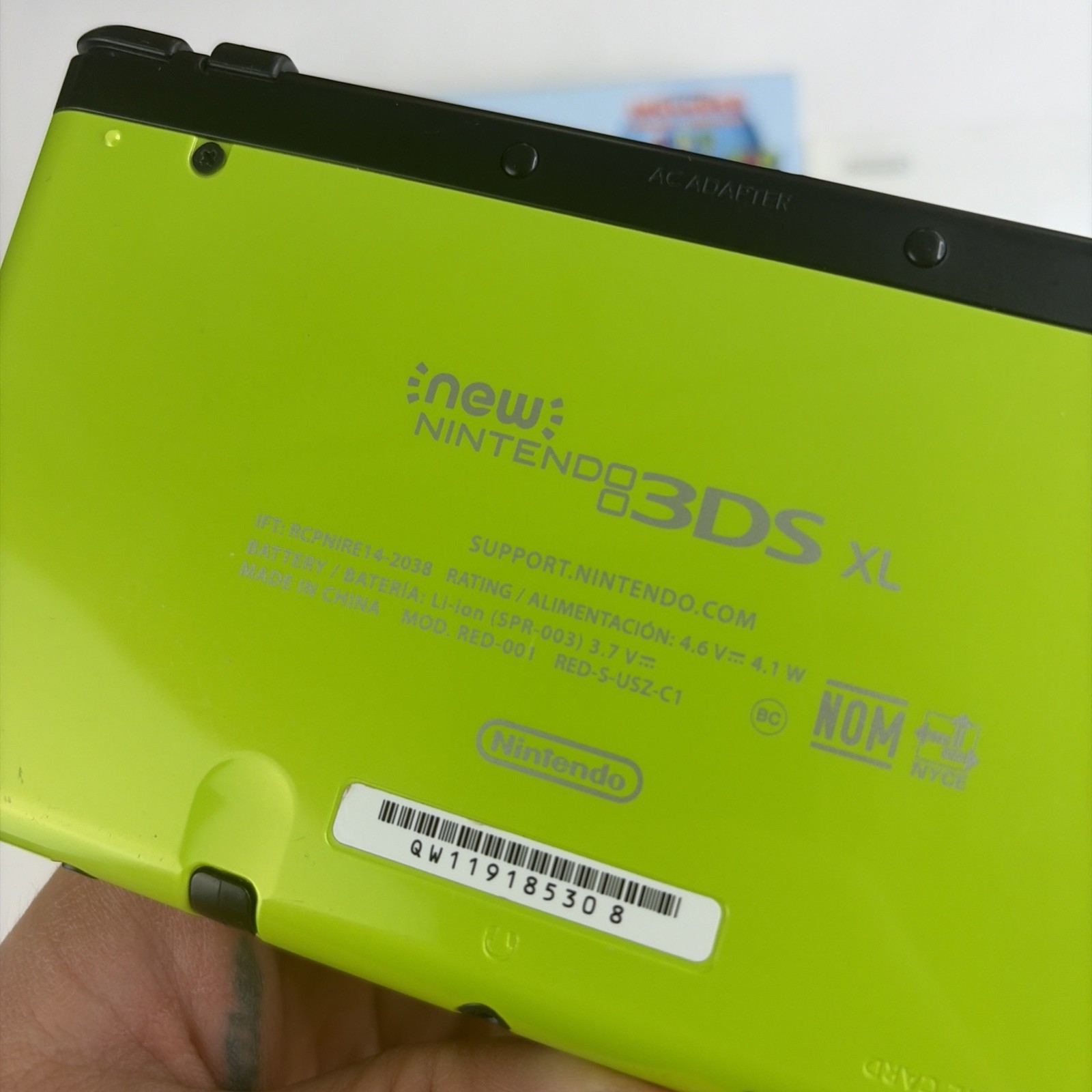 New Nintendo 3DS XL Lime Green Super Mario World Edition Complete Box US Model