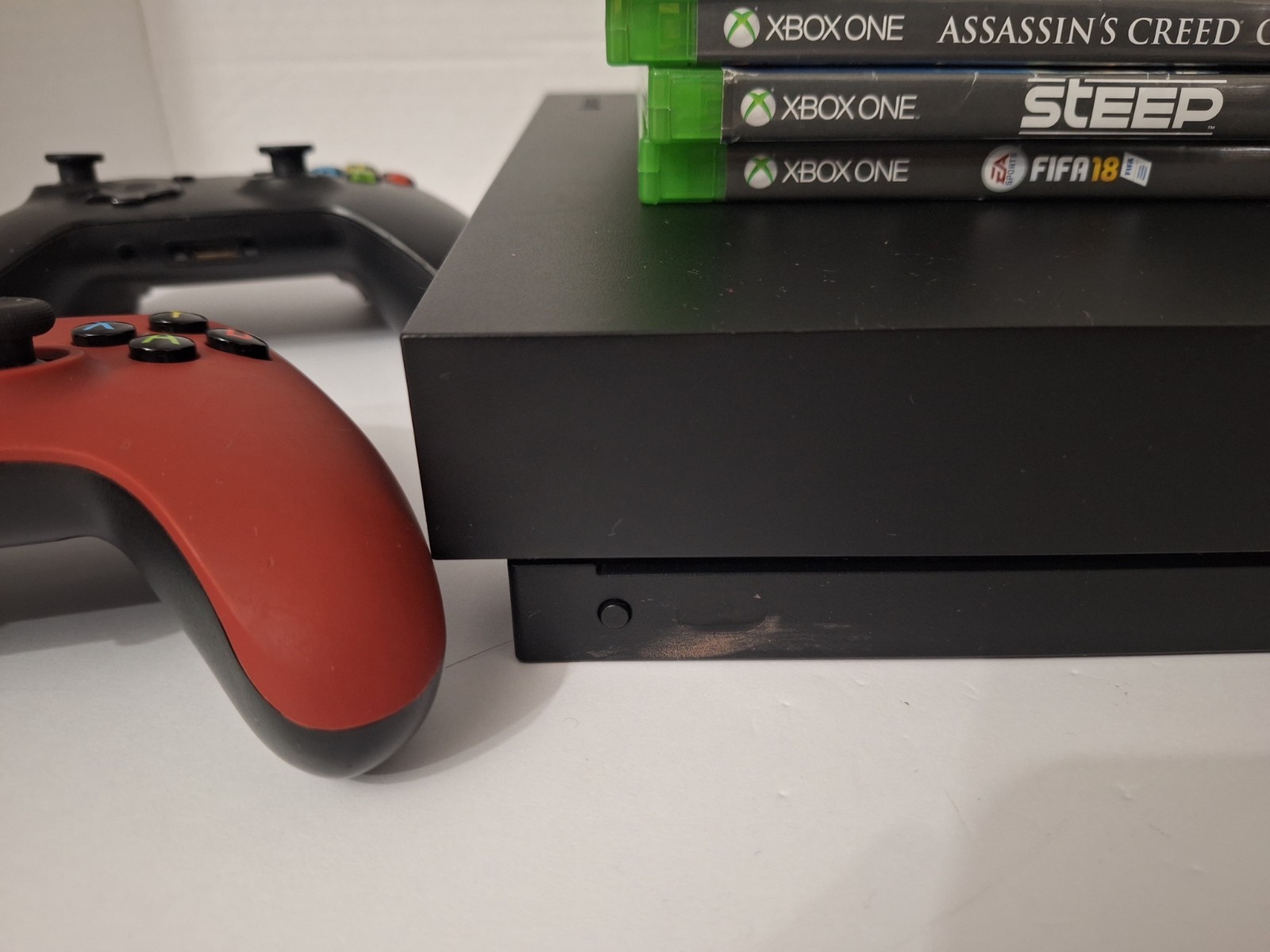 Microsoft Xbox One X Console 1TB 1787 BUNDLE 2 Controllers, Power Cords, 5 Games