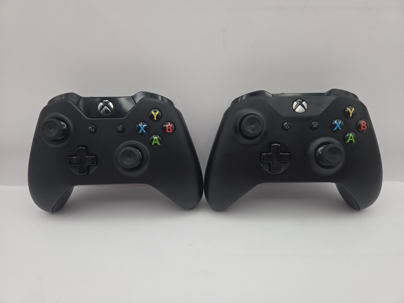Microsoft Xbox One Console Bundle – Cables, Controllers, Games, Accessories