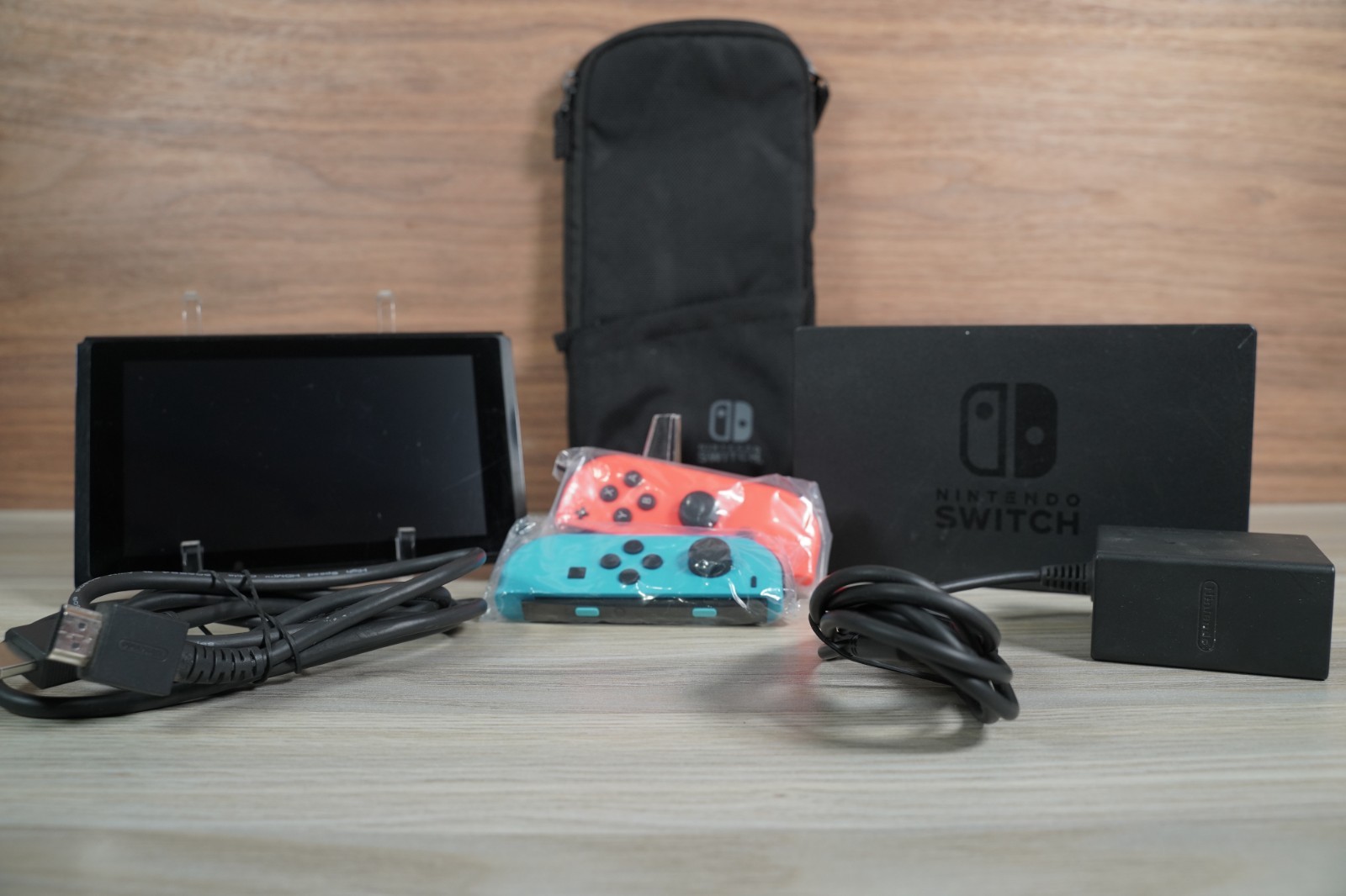 Nintendo Switch 32GB Console – Neon Red/Blue – All cables & dock – no drift