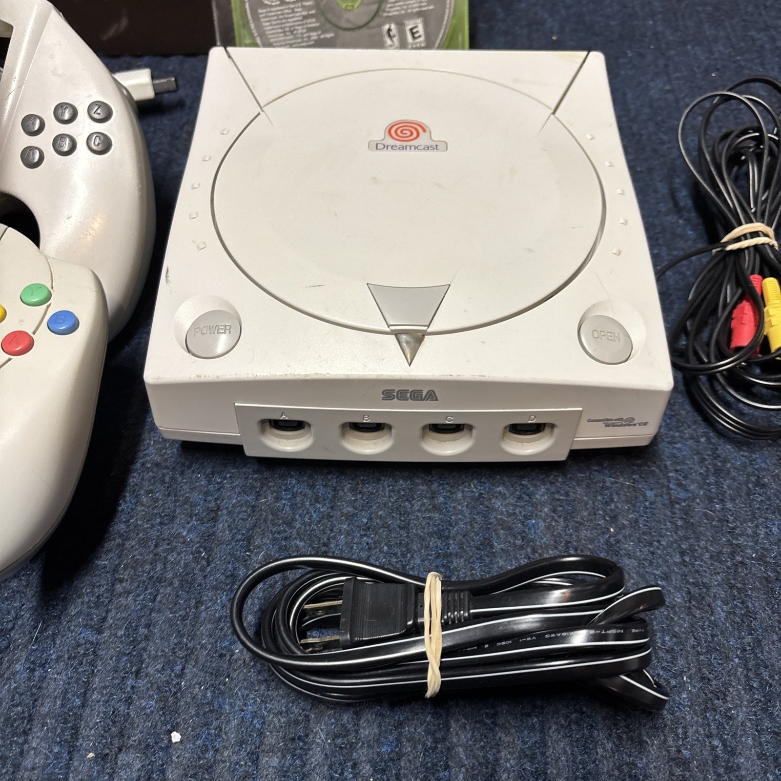 Saga Dreamcast Console Two Controllers, Game, Power And AV Cable HKT-3020 TESTED