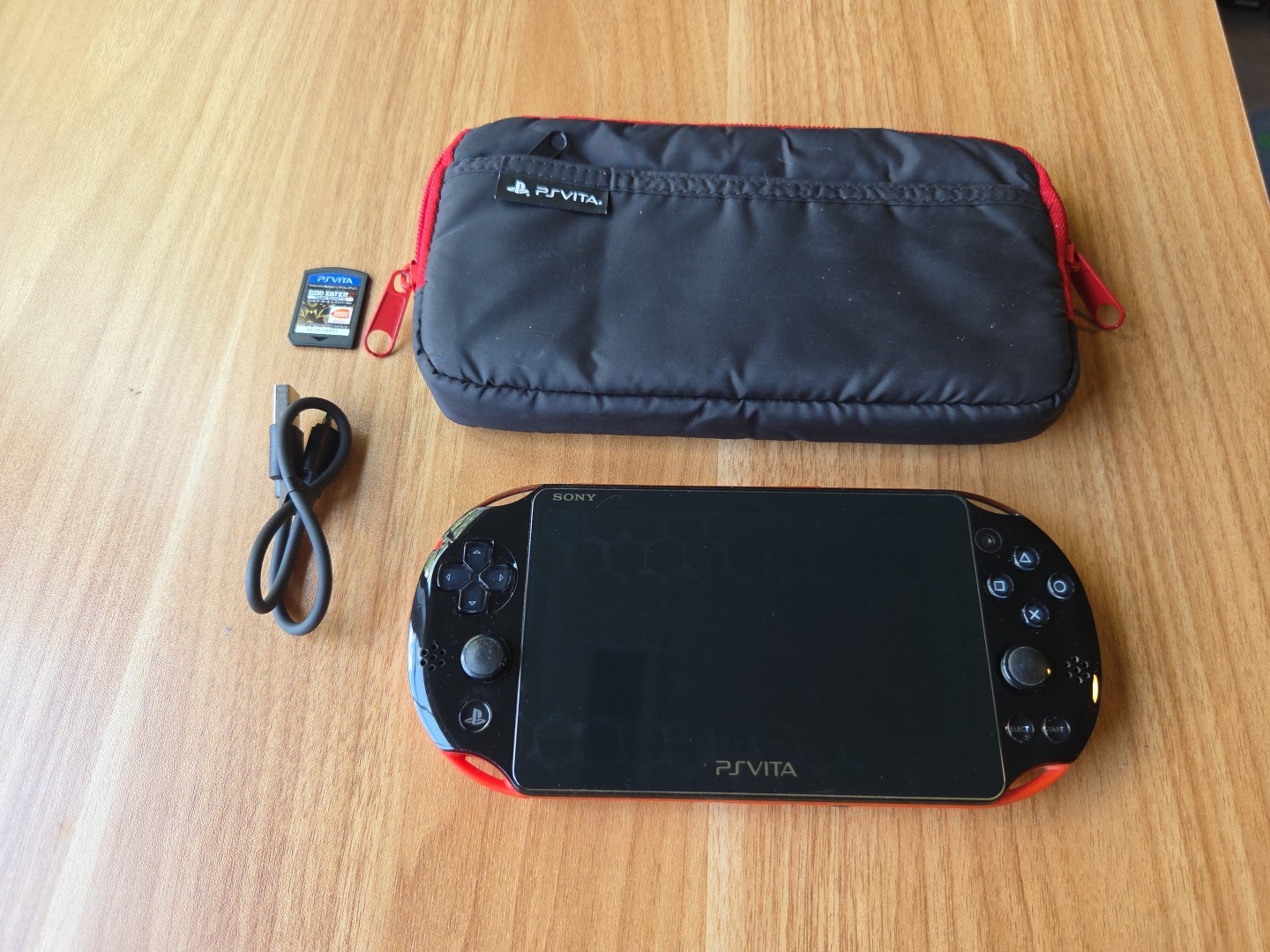 Sony PS Vita 2000 Slim PCH-2000 – Black Red – GREAT tested