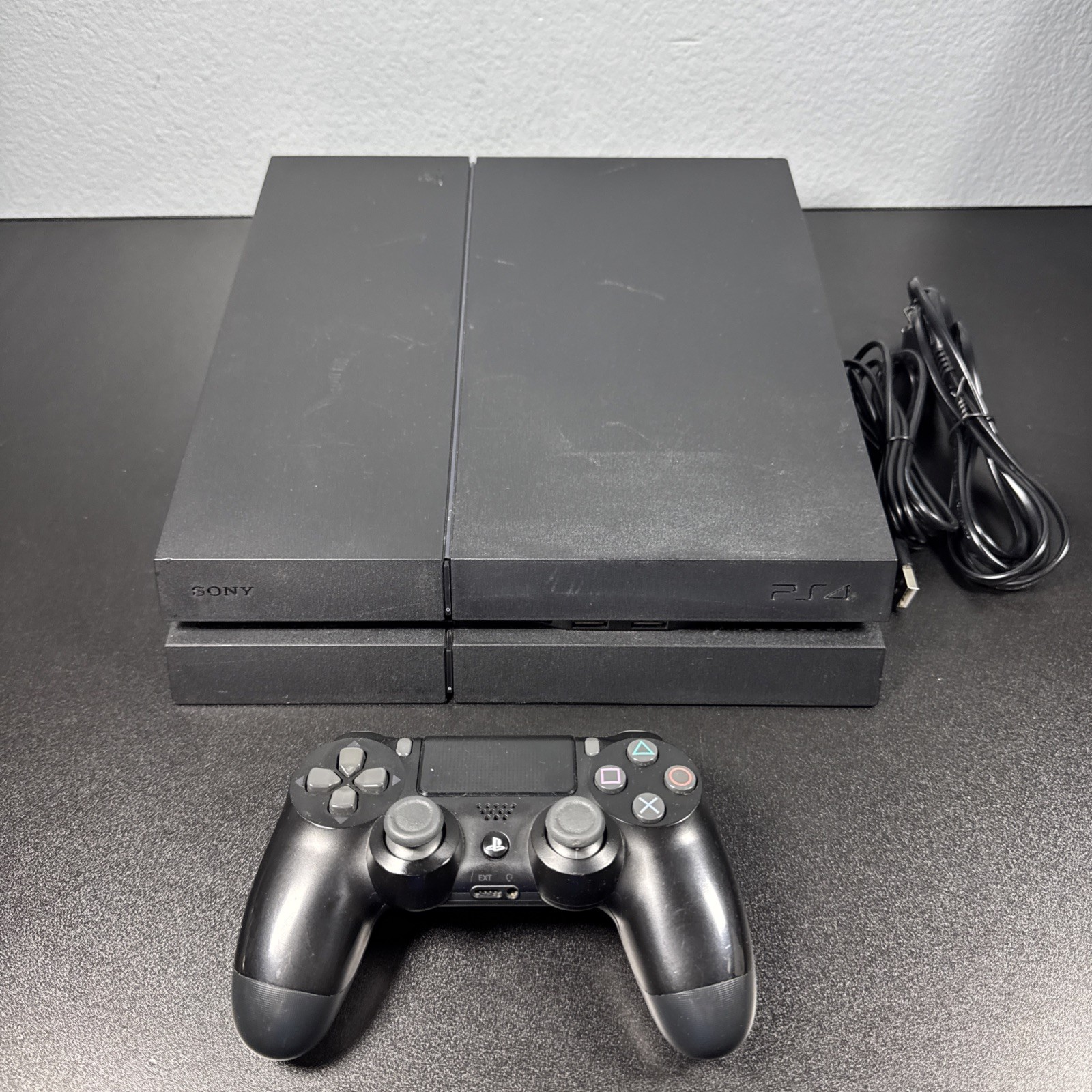 LOW FW SONY PlayStation 4(ps4)SYSTEM – CUH-1215A – 500GB & Controller 10.01OFW