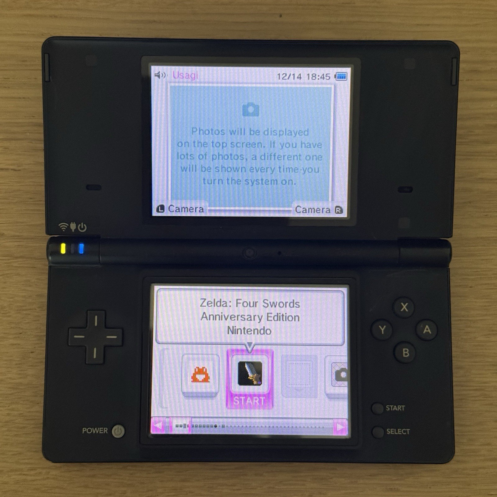 Nintendo DSi Black Onyx Console Tested And Working Includes Carrying Case READ!!
