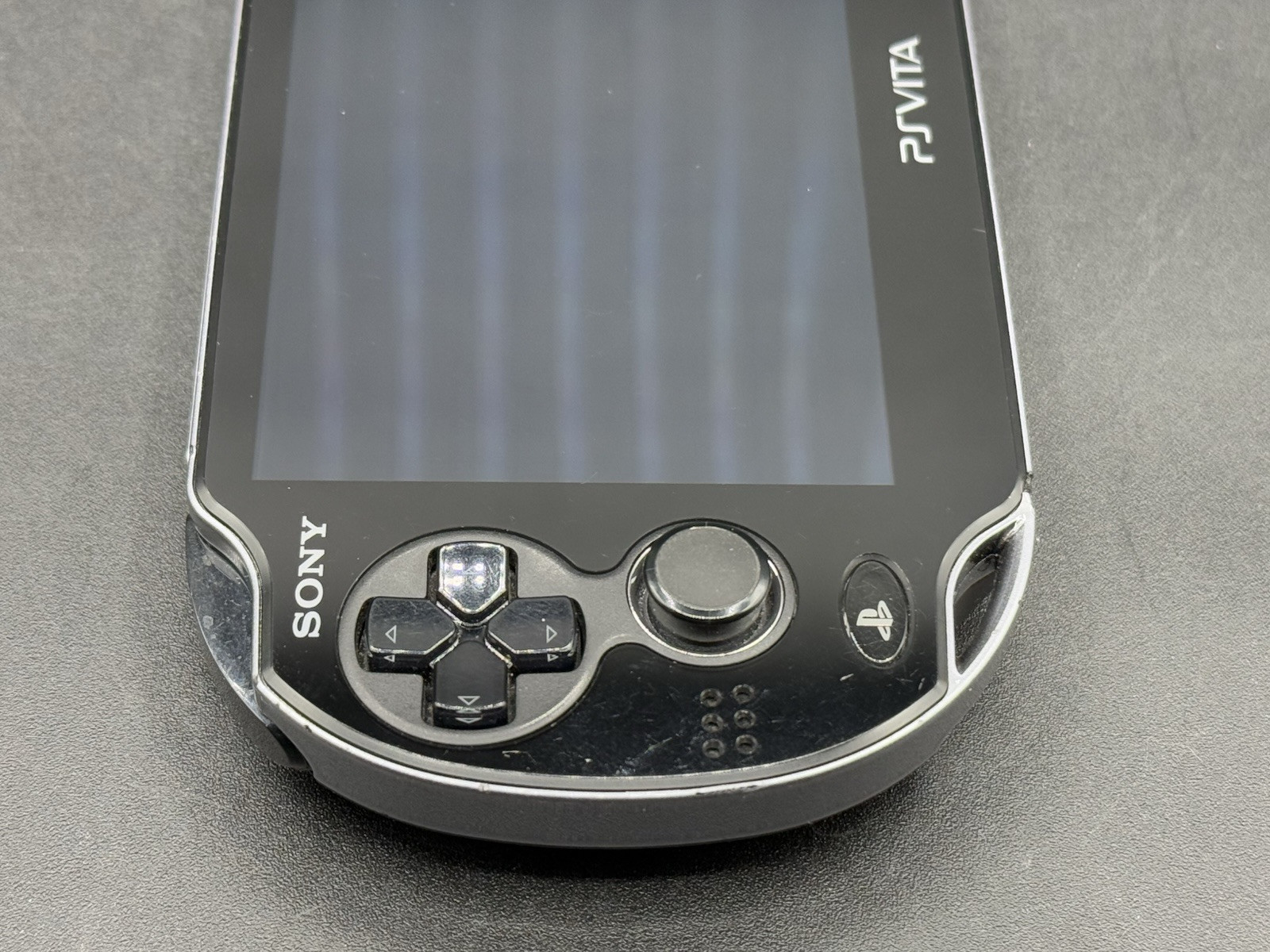 Sony PlayStation PS VITA PCH 1001 Black Console W/Charger & OEM 4GB Memory Card