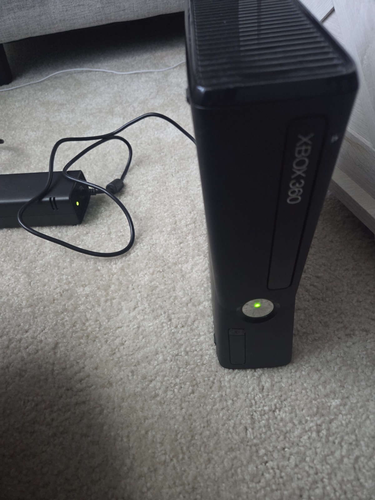 Microsoft Xbox 360 S 4GB Black Original Box Smooth Disc Inserts