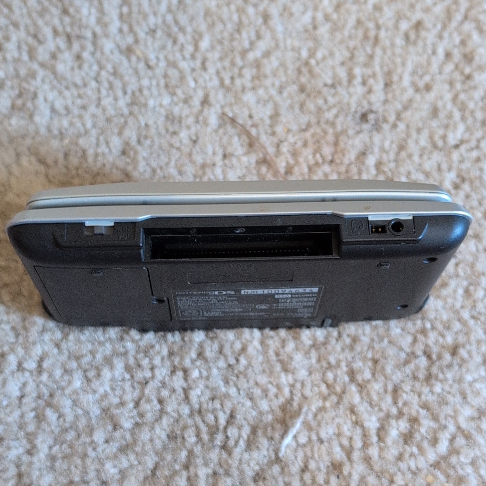 Nintendo DS Silver/Black With Stylus Small Scan Line On Bottom Screen NO CHARGER