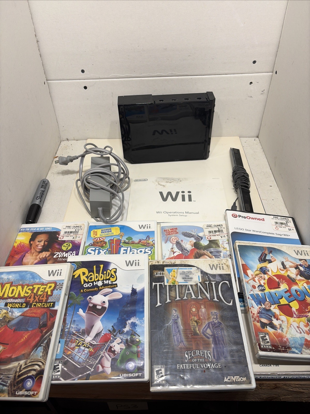 Nintendo Wii Console Bundle & games works. 8 Games. No Controller