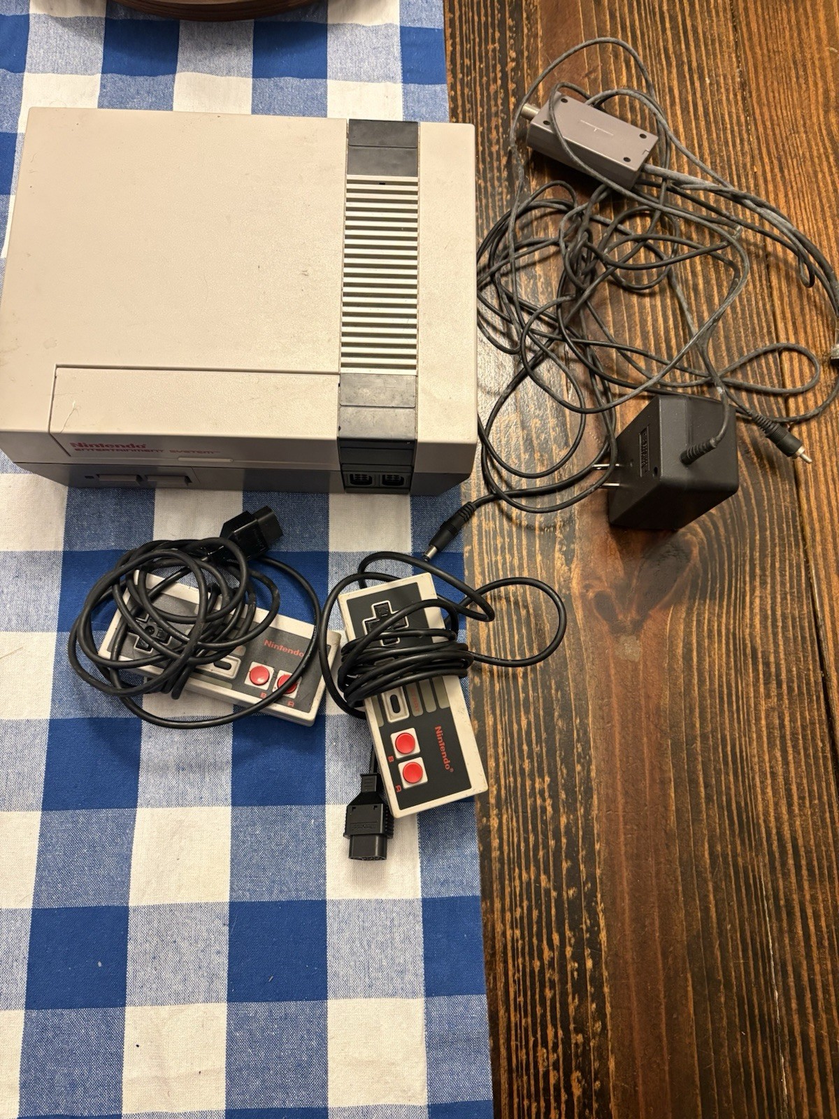 Nintendo NES-001 Entertainment System Console Bundle w/ 2 Controllers & Cables