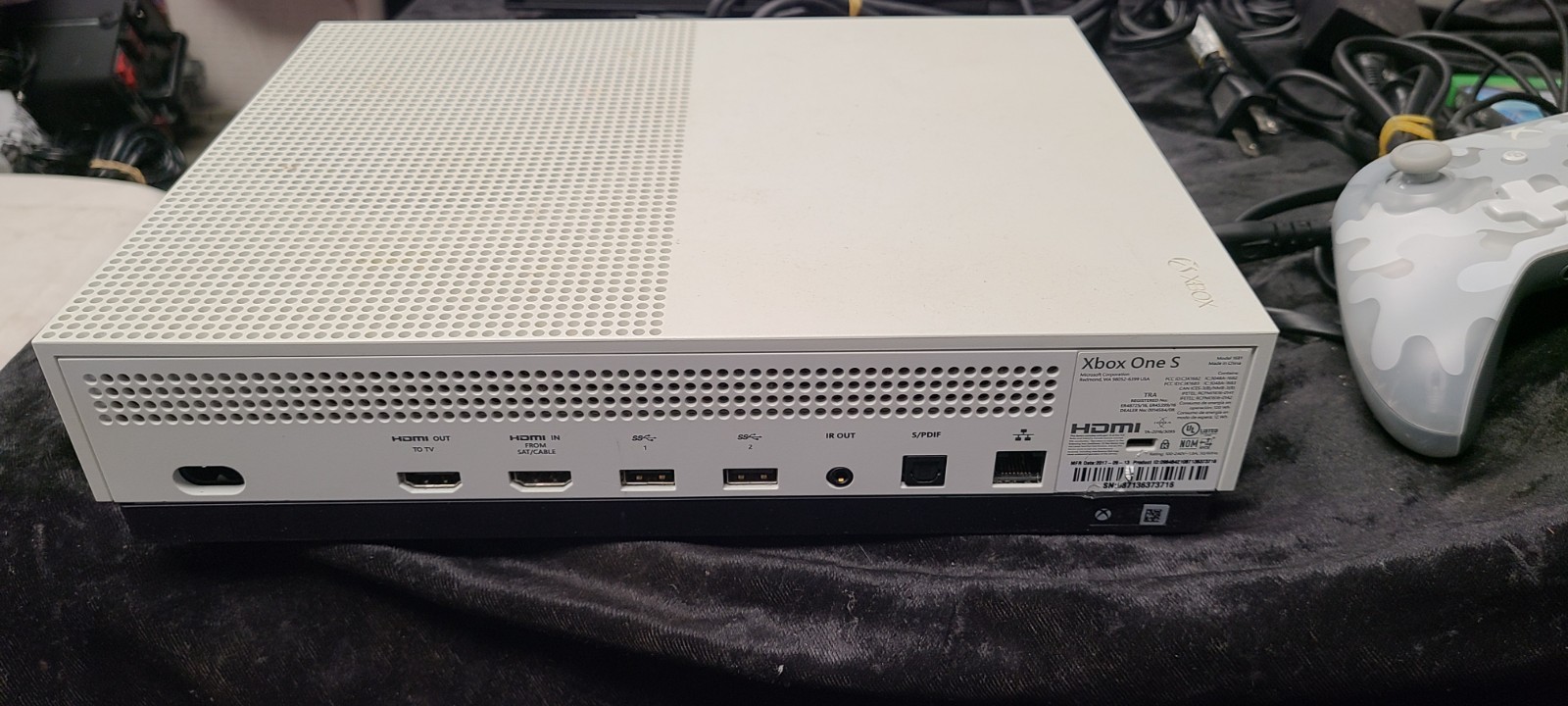 Microsoft Xbox One S Console Model 1681 Bundle with Kinect Sensor 1595 & Game