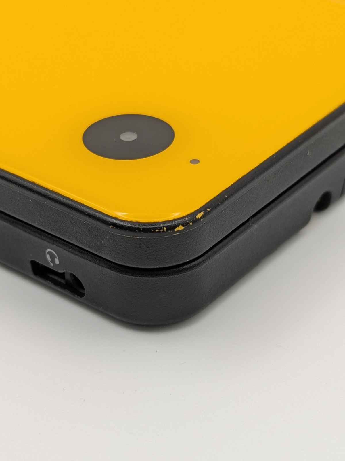 Nintendo DSi LL Yellow Handheld Console With AC Adapter – working minor damage
