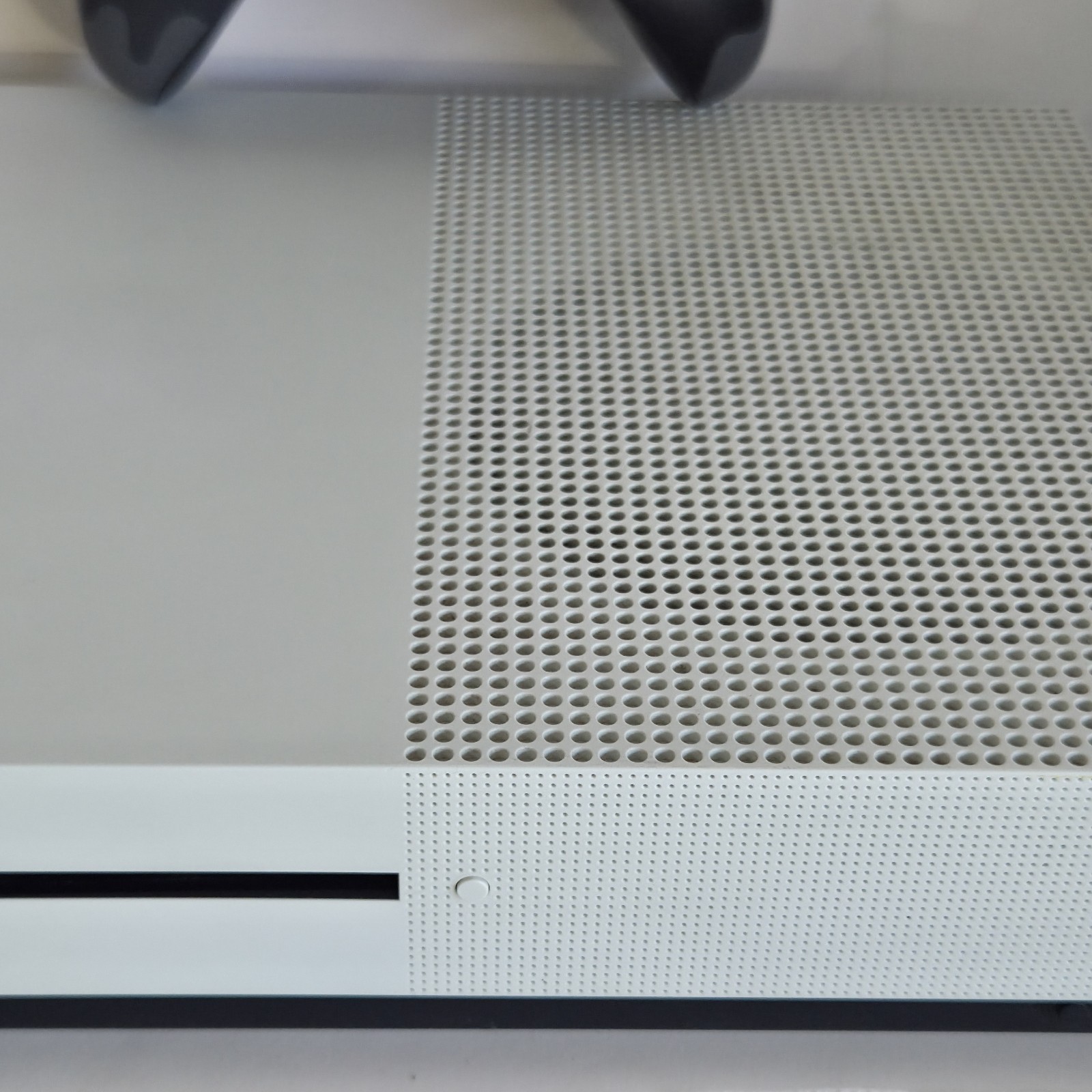 Microsoft Xbox One S White Console 1681 Console OEM w/ Controller & Cords TESTED
