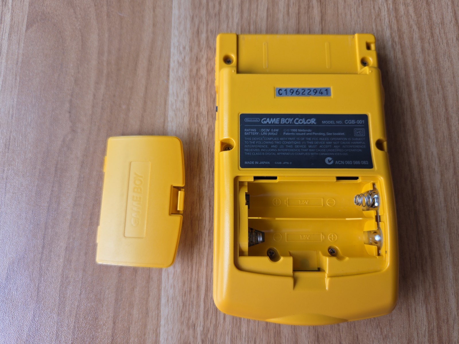 Nintendo Gameboy Color GBC Yellow Dandelion Handheld Console System CGB-001