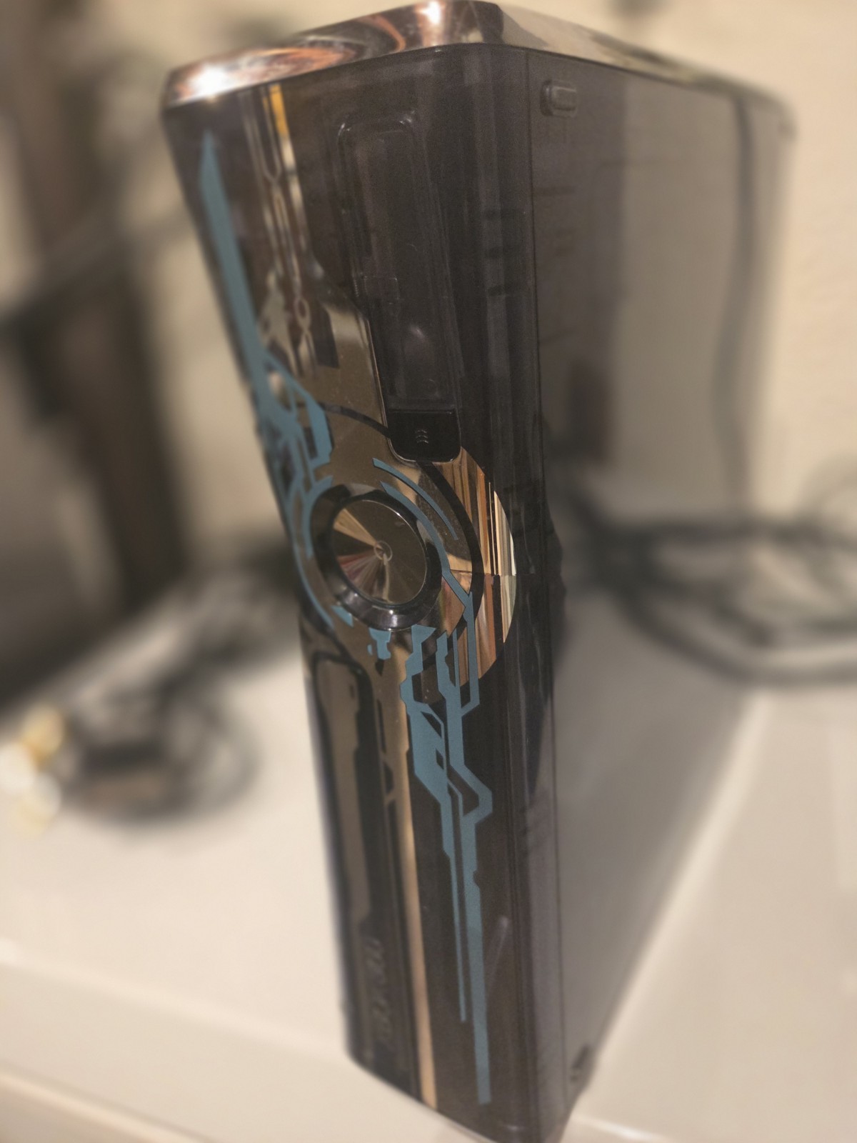 HALO 4 Limited Edition Xbox 360 320GB With 1 Original Controller.