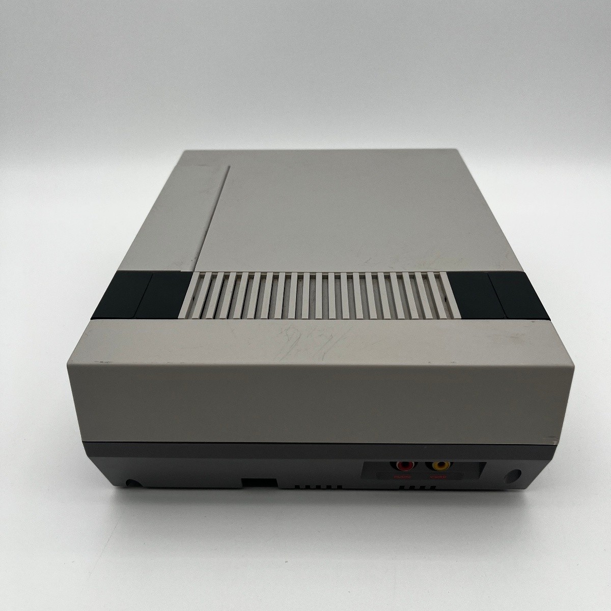 Nintendo NES-001 Entertainment System Console with 2 Controllers AC Adapter