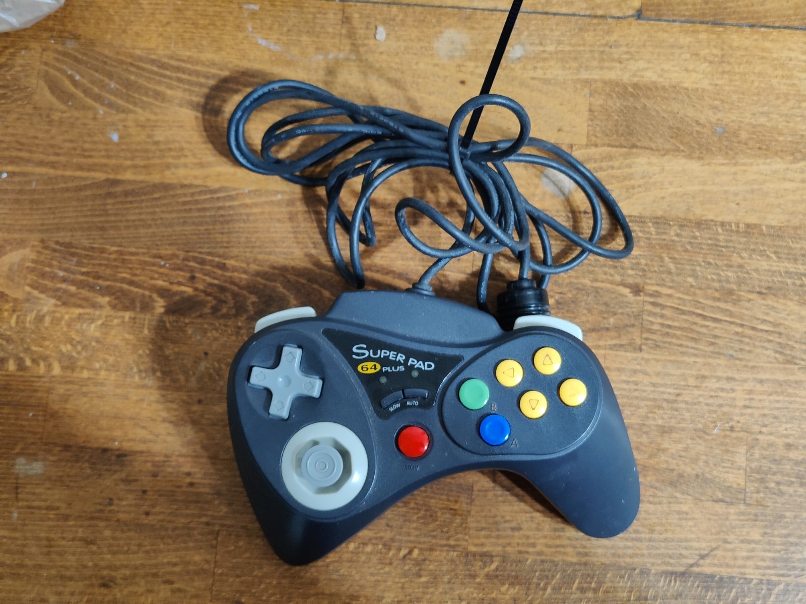 Nintendo 64 Console with Controller Super Pad.