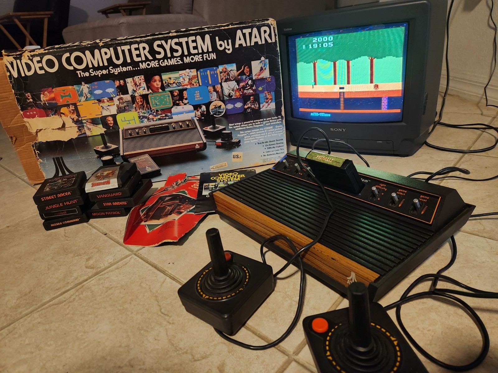 Vintage Atari 2600 Video Computer System Console CX-2600 Box 2 Joysticks Paddles