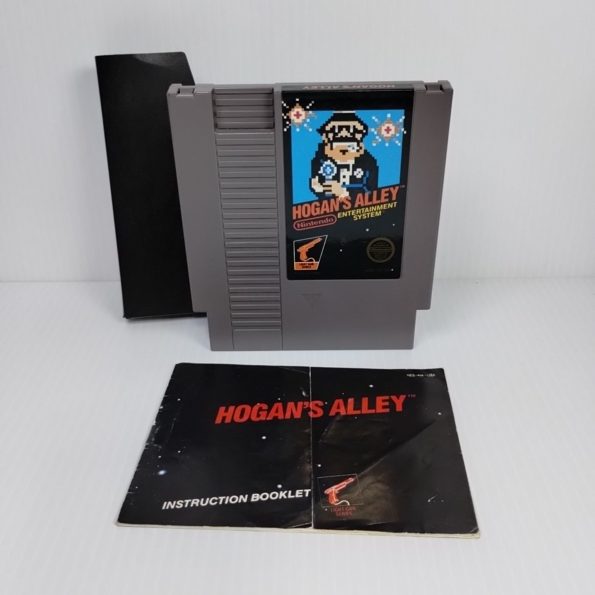 VTG 1985 Nintendo NES-001 Console Controller W Hogan’s Alley Bundle Game Zapper