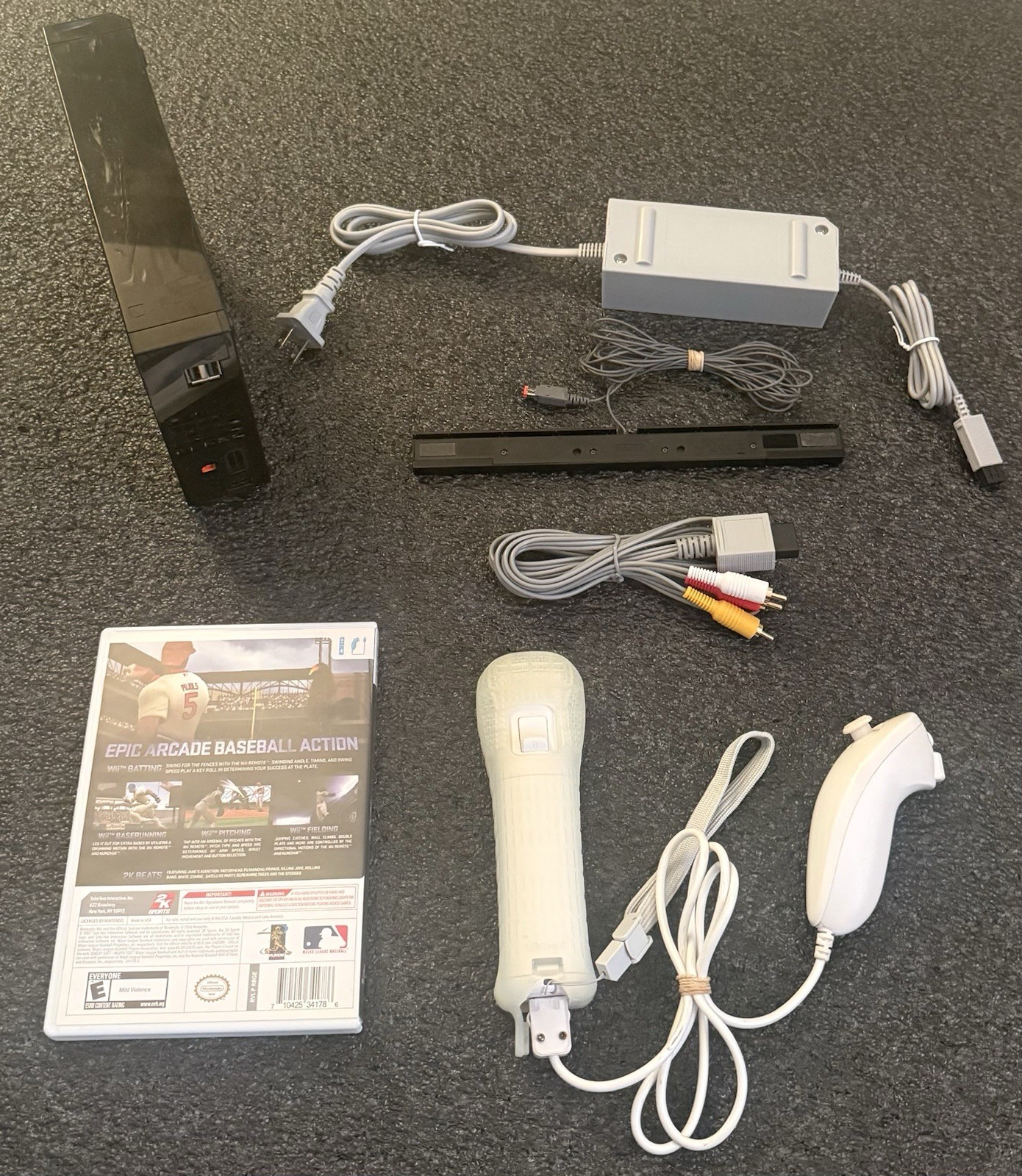 Nintendo Wii Black RVL-101 Console w/ Controller & Cables