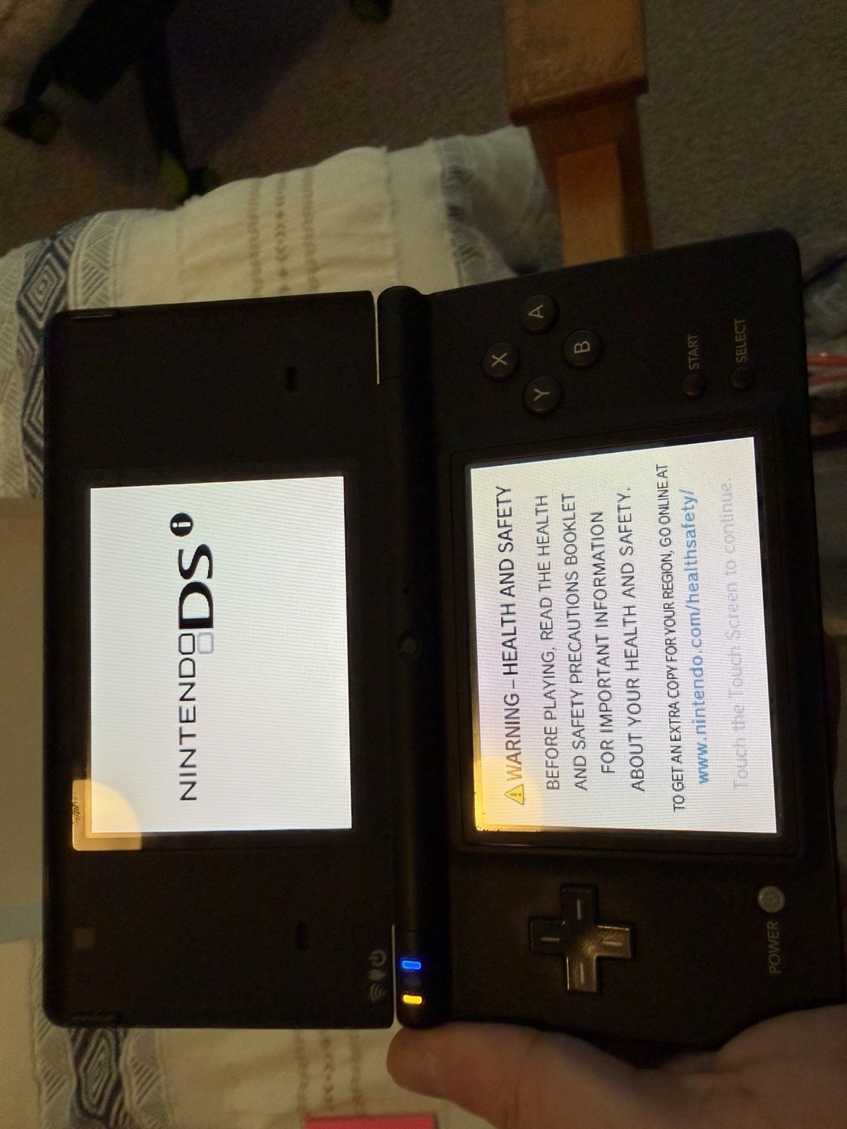 Nintendo DSi Black Handheld Console Wi-Fi NTSC-U/C US/Canada w/ Box