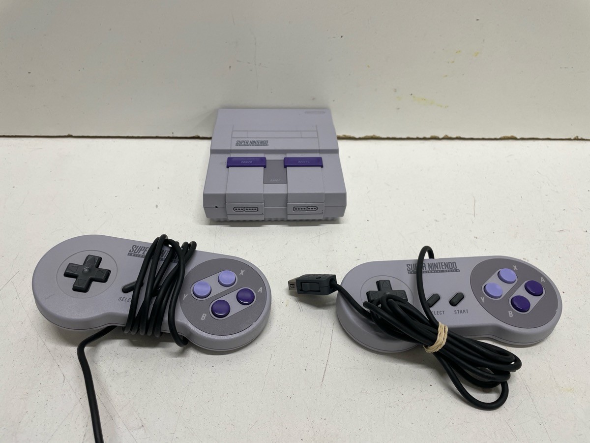 NINTENDO SUPER NINTENDO – CLV201 CONSOLE – CLASSIC (P18028717)