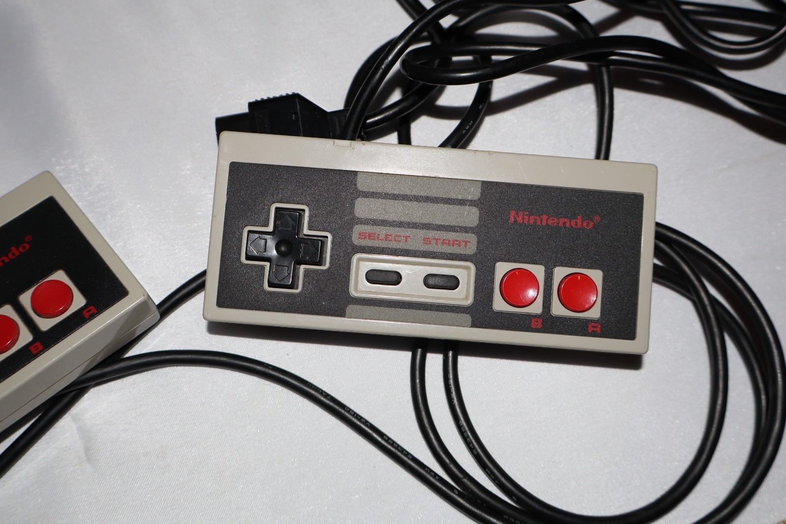Nintendo NES Console 2 controllers A/V cord On Red Blinking Light Repair Parts