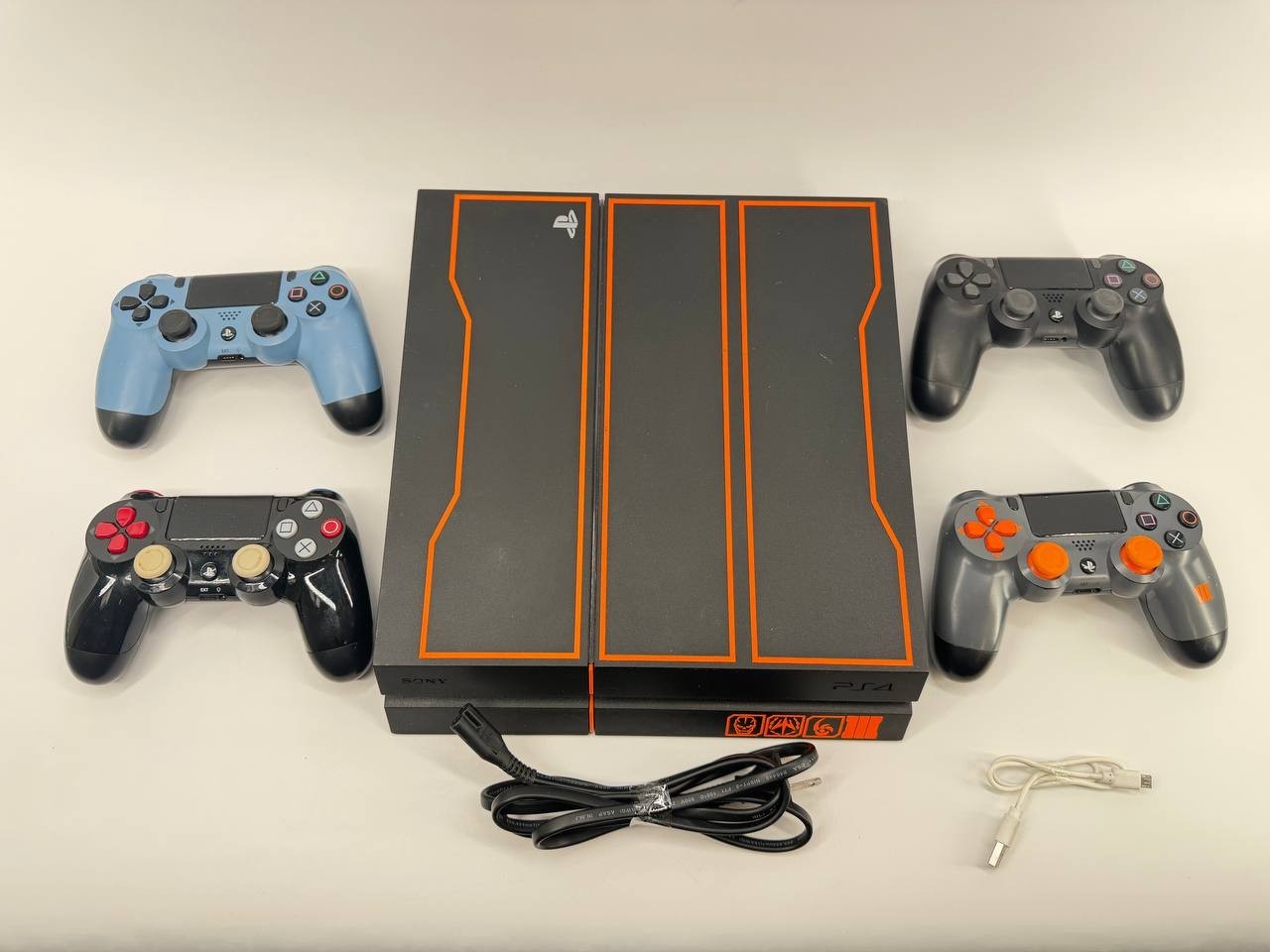 Sony PlayStation 4 PS4 Call of Duty Black Ops III 1TB Console 4 Controllers