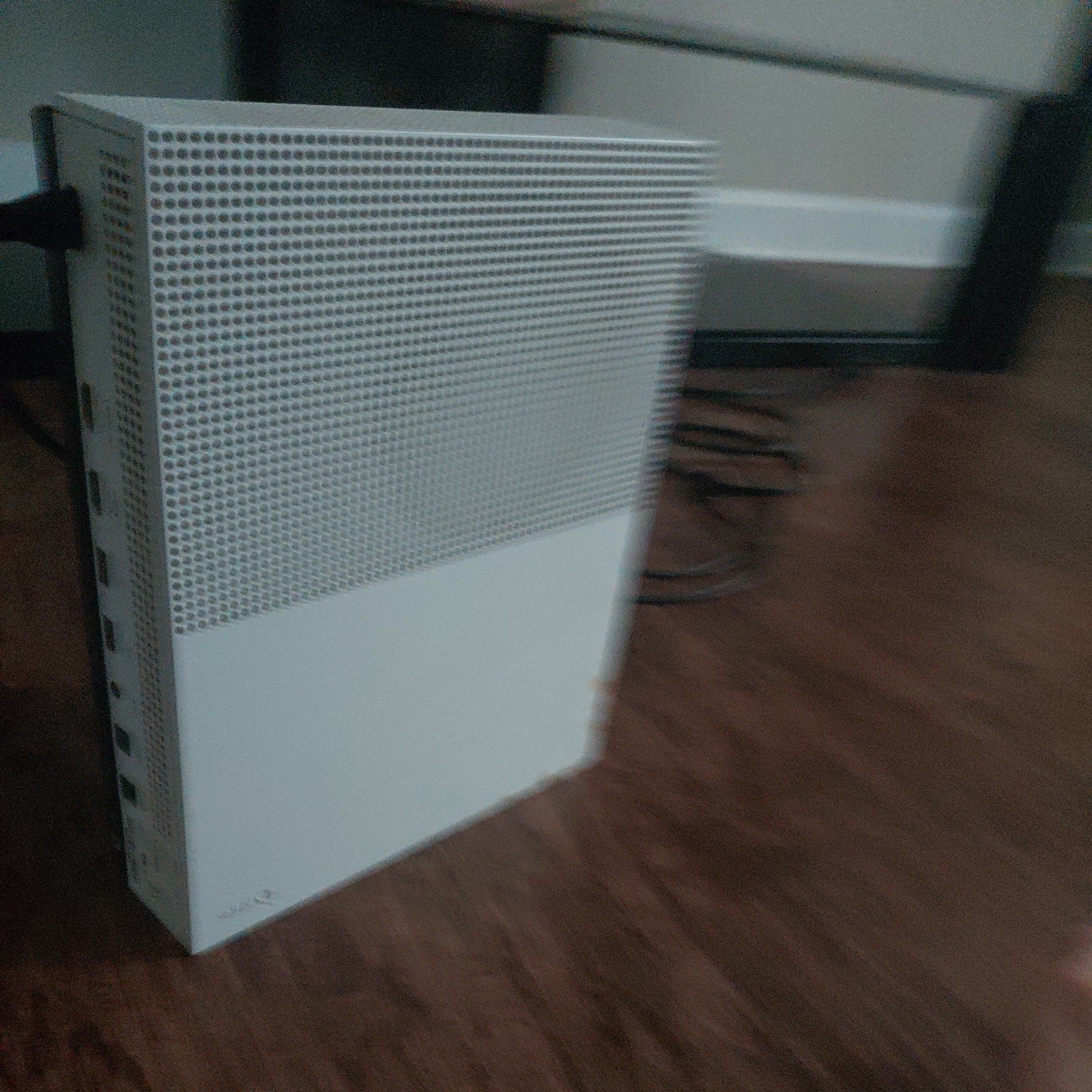 Microsoft Xbox One S White Console 4K UHD Wi-Fi HDMI USB-A Ethernet