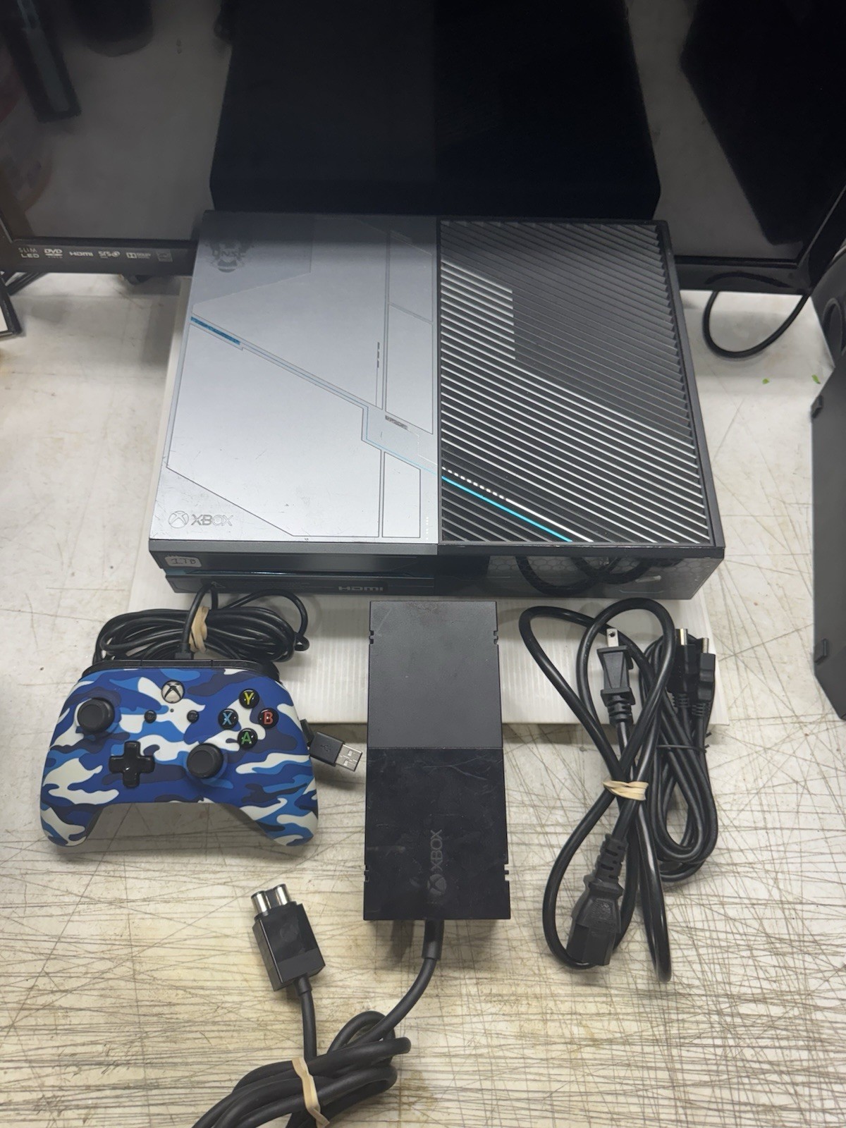 Microsoft Xbox One 1TB Console Gaming System Halo 5: Guardians 1540