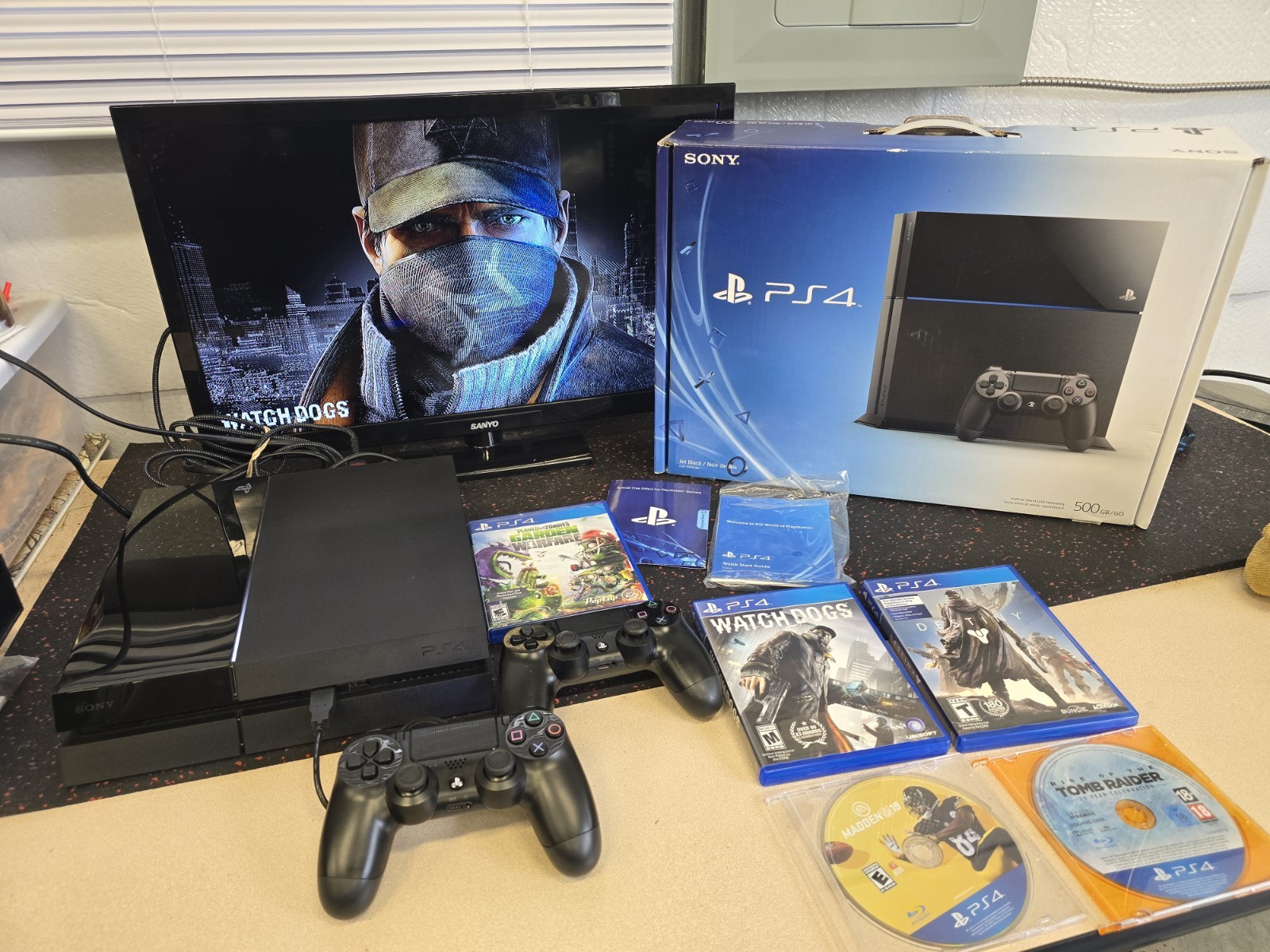 Sony PlayStation 4 500GB Jet Black Console + 2 Controllers & Original Box PS4